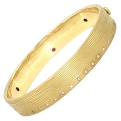 Roberto Coin Diamond Elephant Skin Bangle Bracelet in 18K Yellow Gold