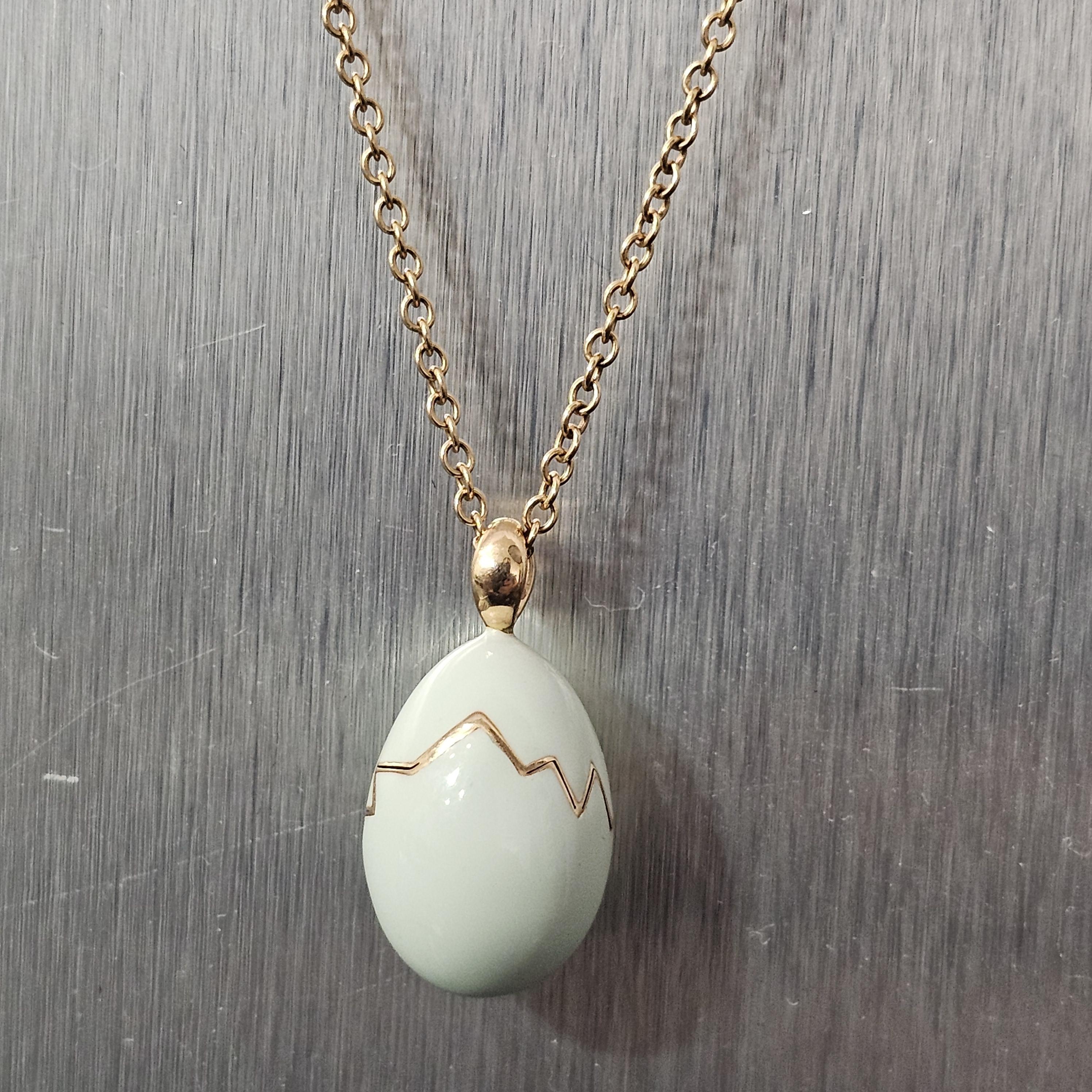 Roberto Coin Enamel Egg Pendant 18k Rose Gold Rare Limited Edition Pendant For Sale 3