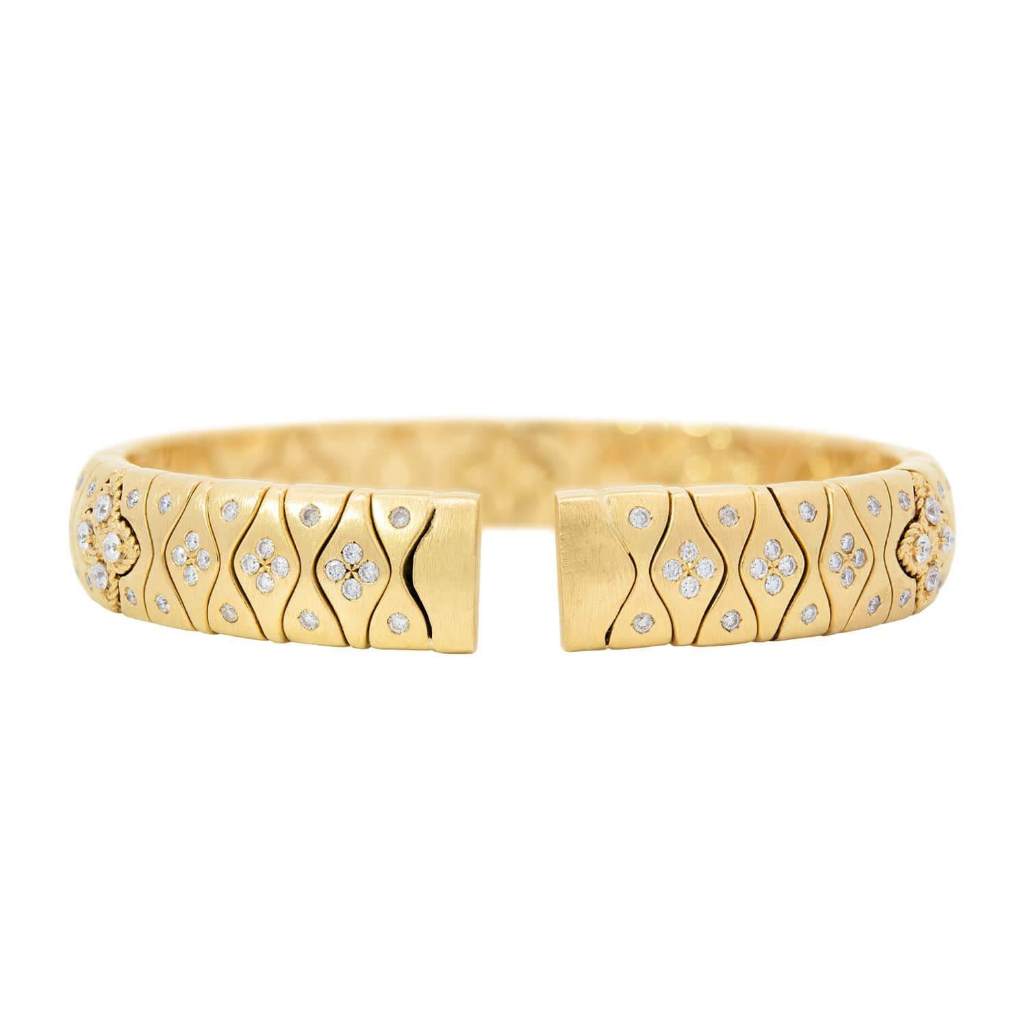 ROBERTO COIN Estate 18k Diamond Royal Princess Flower Flexible Manschettenarmband (Rundschliff) im Angebot