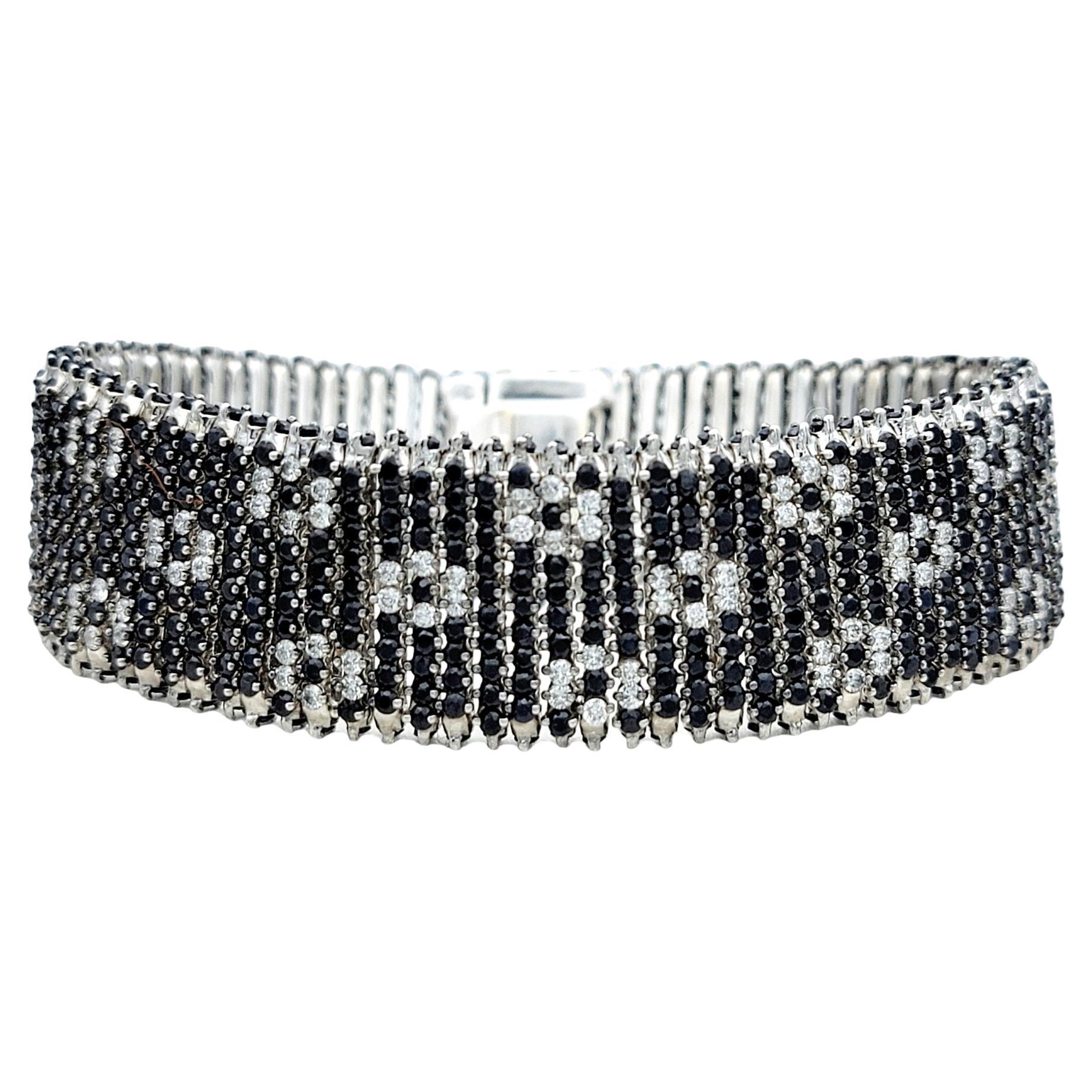 Roberto Coin Bracelet Fantasia en or blanc 18 carats avec diamants et saphirs bleus en vente