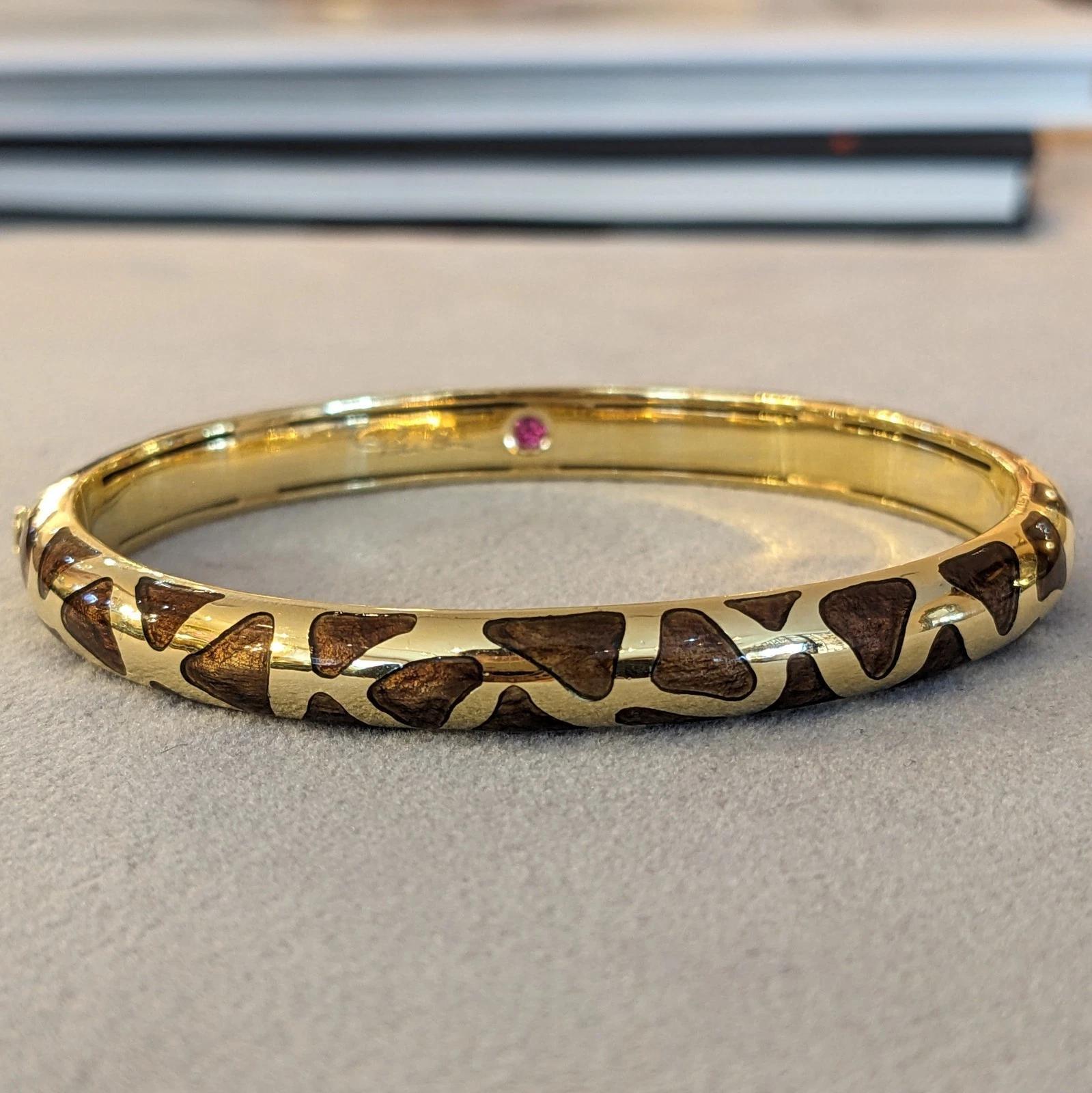 Women's Roberto Coin Giraffe Enamel Bangle in 18k Yellow Gold For Sale