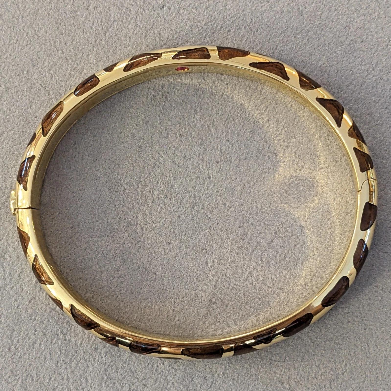 Roberto Coin Giraffe Enamel Bangle in 18k Yellow Gold For Sale 4