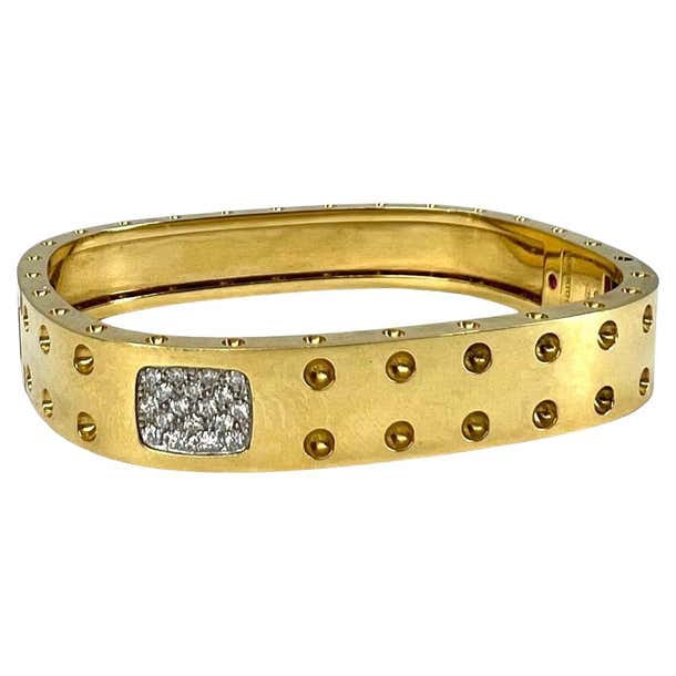 Roberto Coin Gold Pois Moi Bangle For Sale at 1stDibs