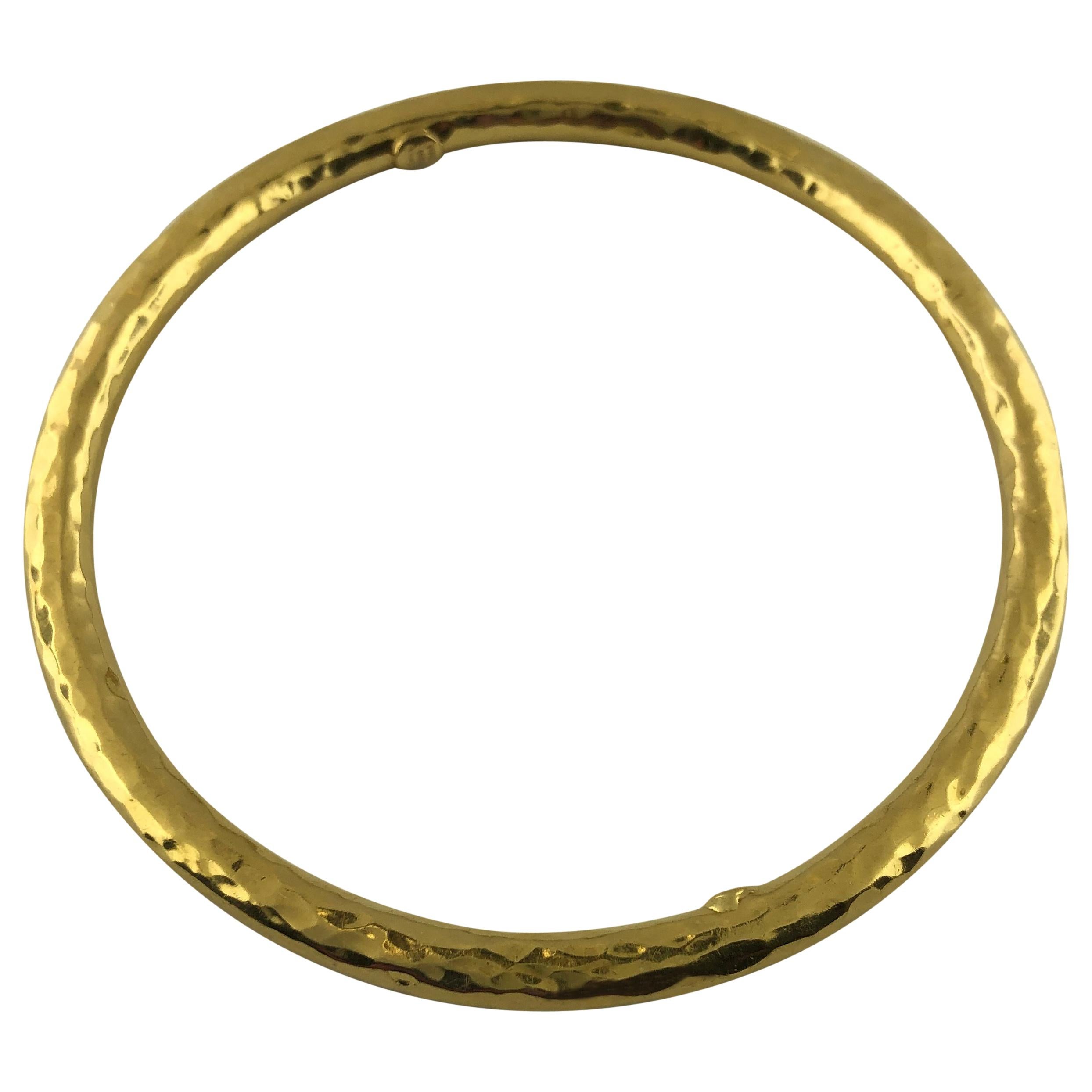 Roberto Coin Hammered Martellato 18 Karat Yellow Gold Bangle Bracelet For Sale
