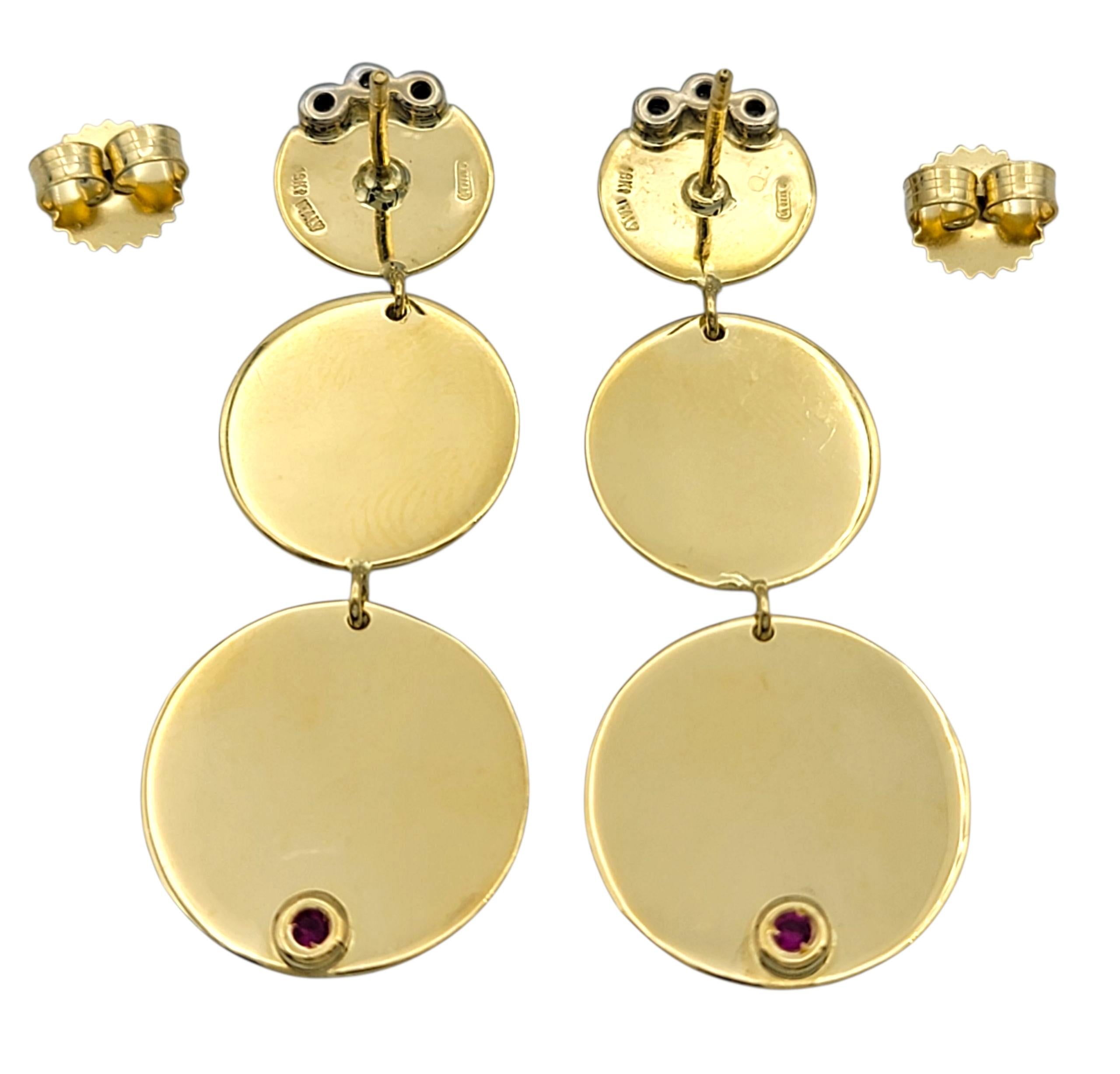 Roberto Coin Boucles d'oreilles pendantes à triple disque martelé avec diamants en or 18 carats Bon état - En vente à Scottsdale, AZ