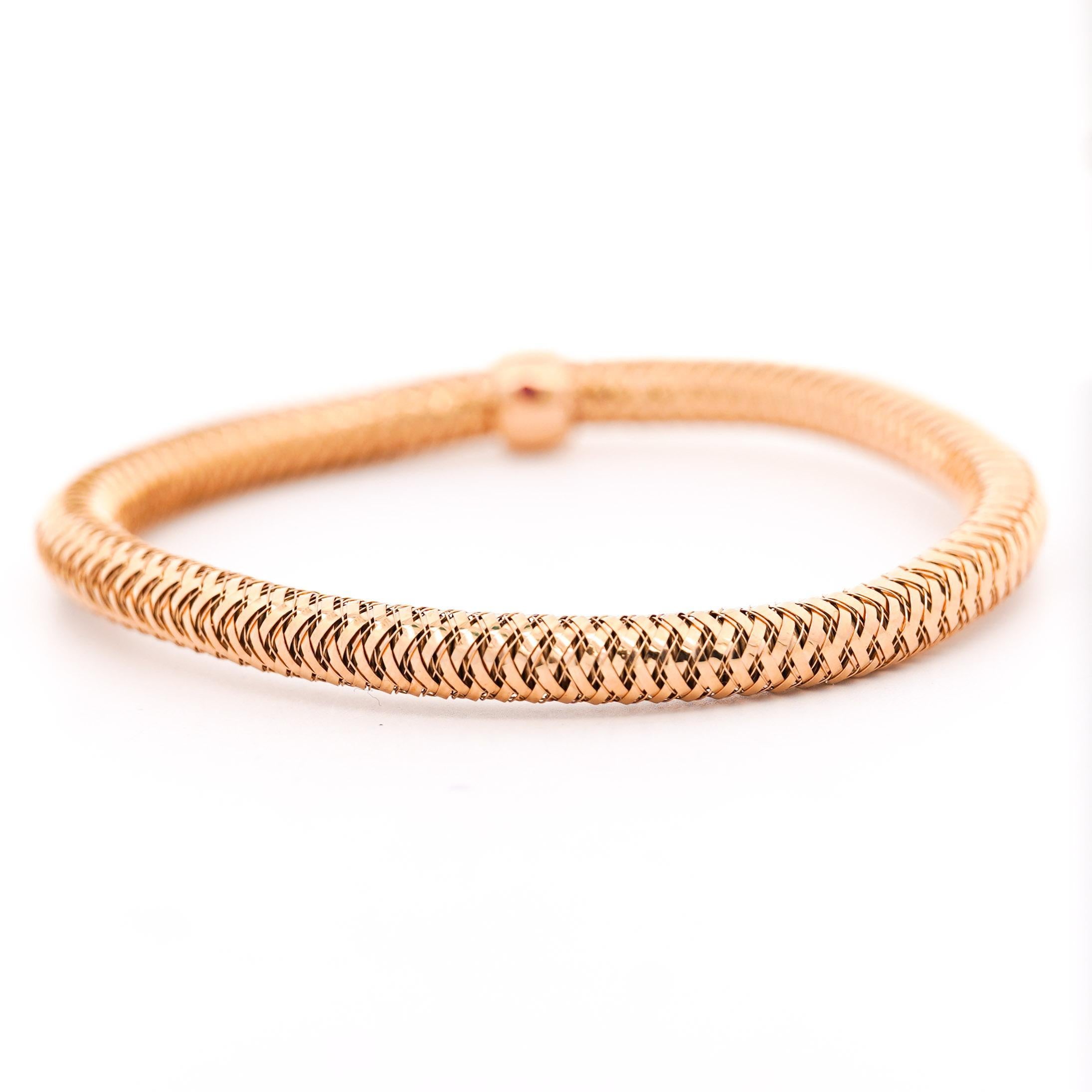 Roberto Coin en or rose 18 carats Bracelet souple à cylindre tressé Excellent état - En vente à Miami, FL