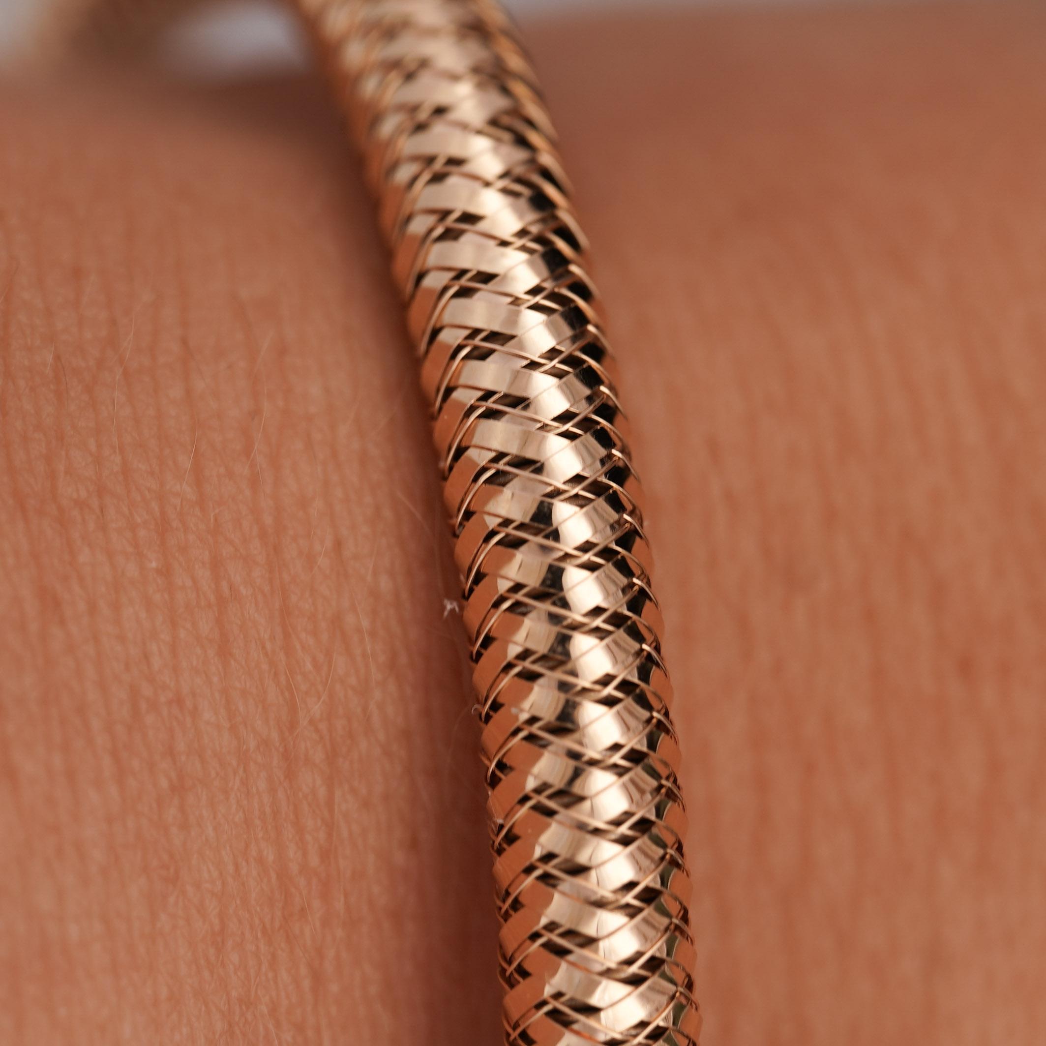 Roberto Coin en or rose 18 carats Bracelet souple à cylindre tressé Pour femmes en vente
