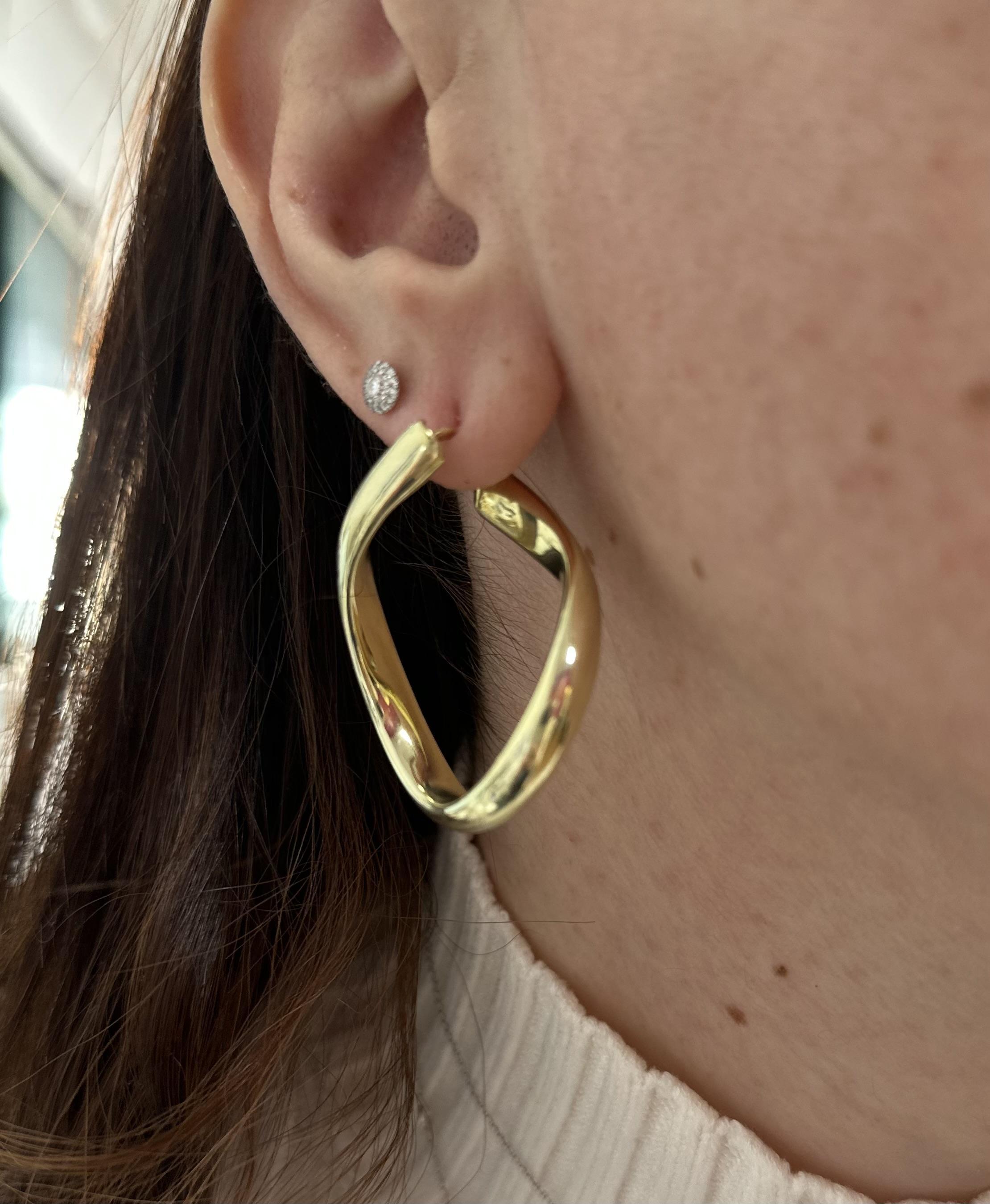 Roberto Coin Italian 18k Yellow Gold Polished Finish Wavy Hoop Snap Earrings 9