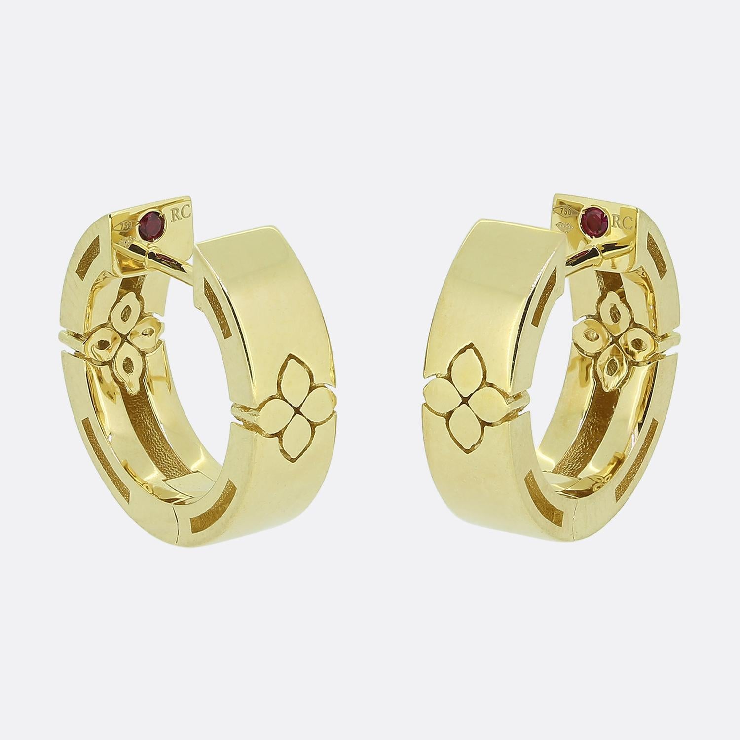 Roberto Coin Love in Verona Diamond Earrings In Excellent Condition For Sale In London, GB