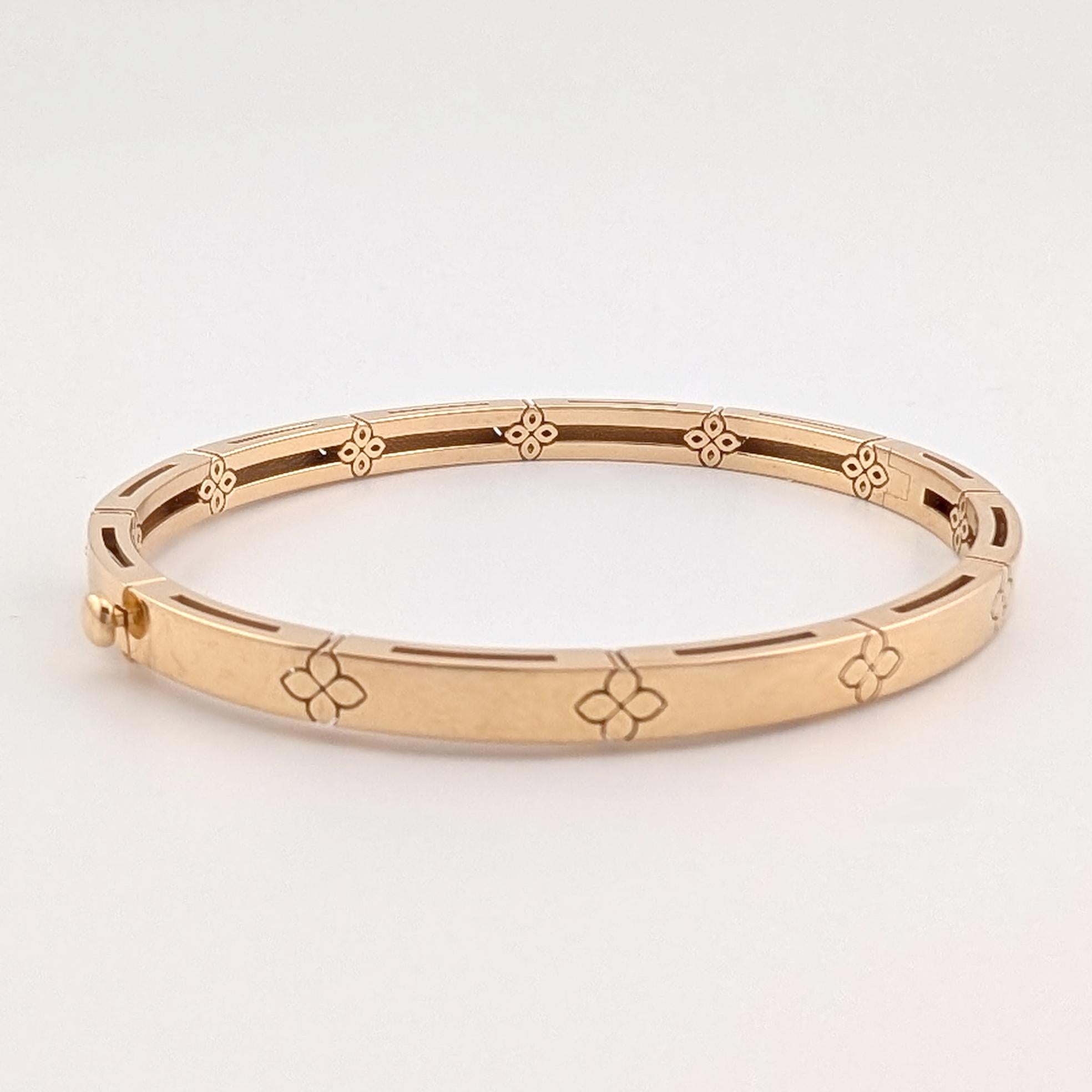 Roberto Coin Love in Verona Yellow Gold Bangle Bracelet In Excellent Condition For Sale In Chicago, IL