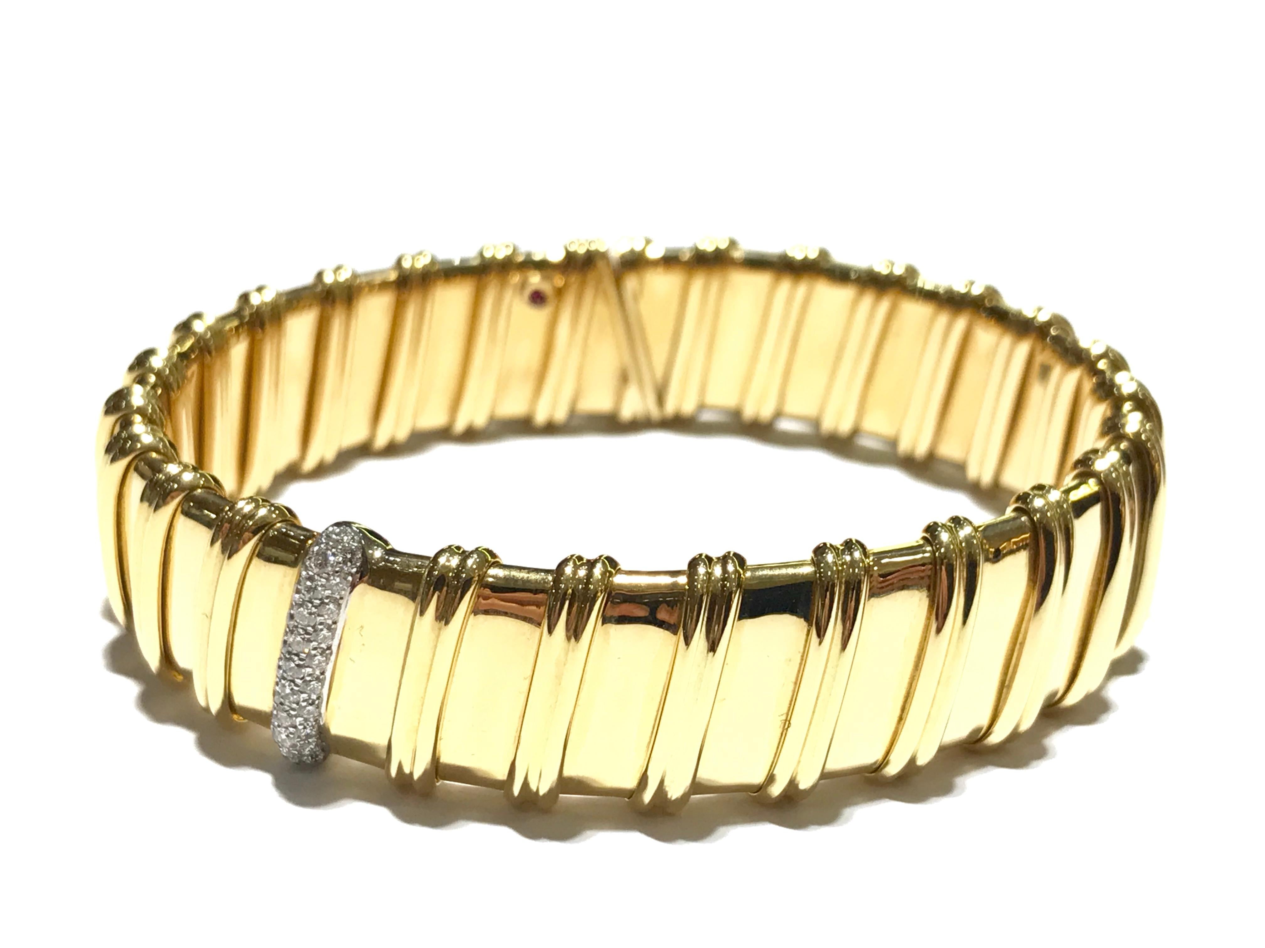 Round Cut Roberto Coin Nabucco Bangle in 18 Karat Yellow Gold with 0.30 Carat Diamonds For Sale