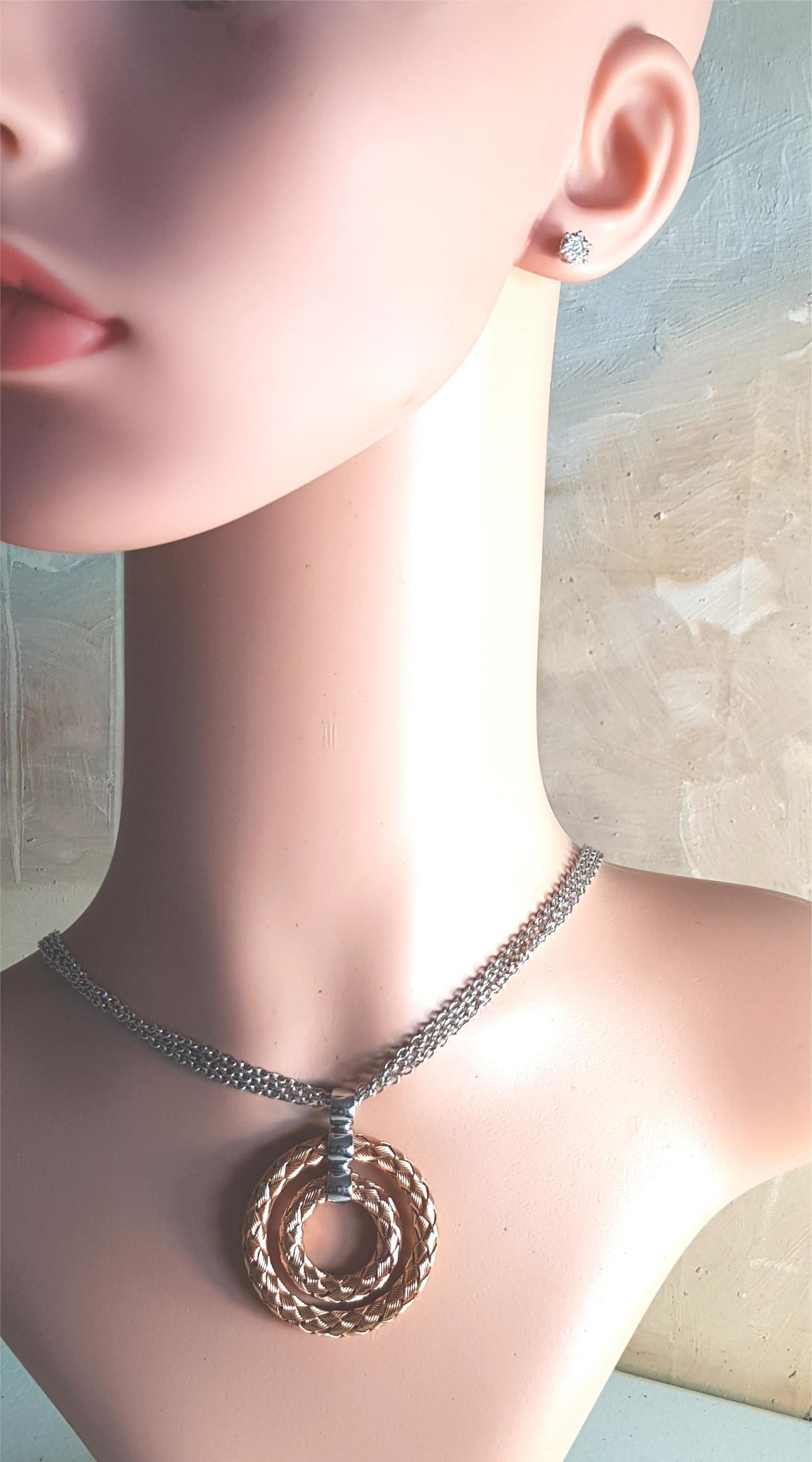 silver circular pendant necklace