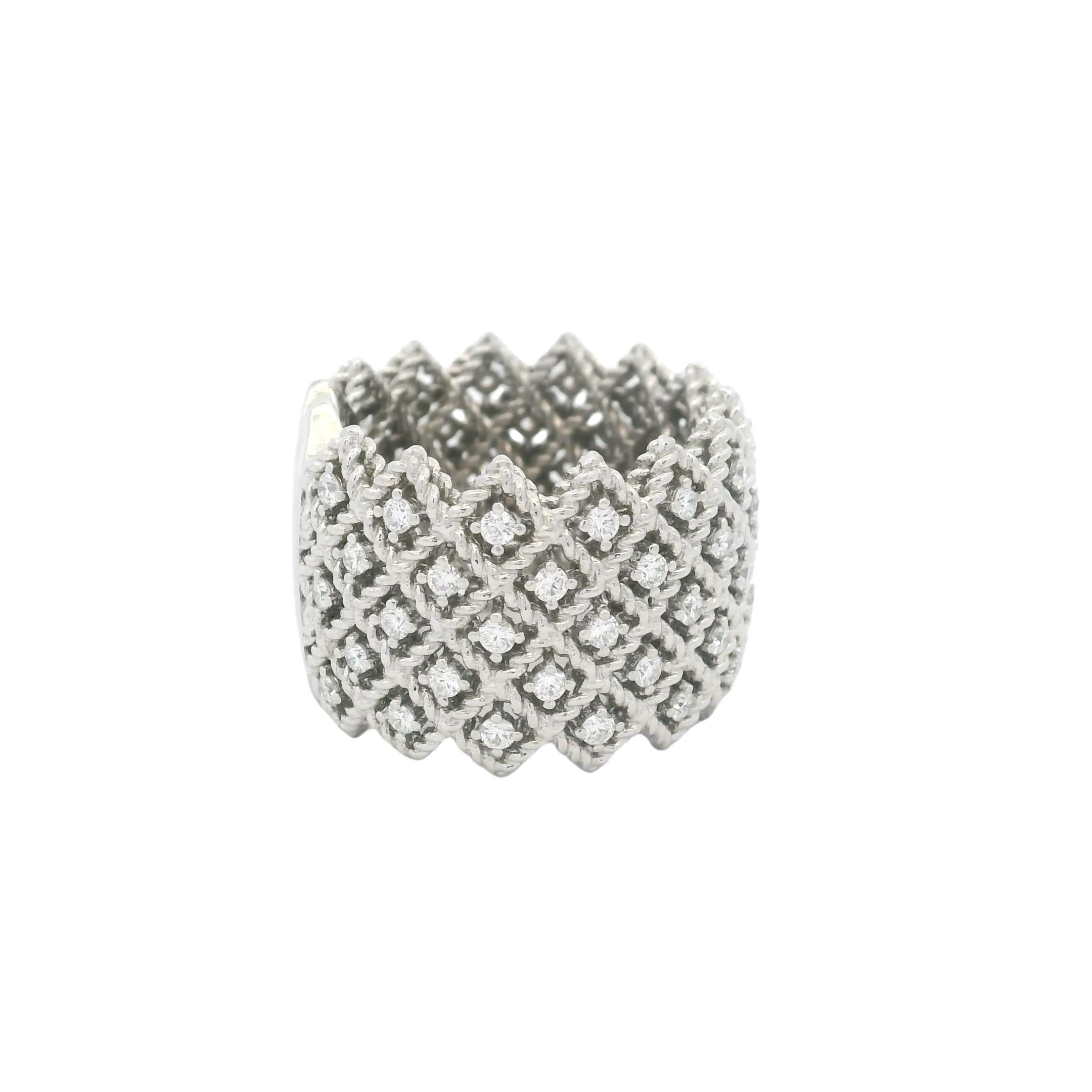 Taille ronde Roberto Coin New Barocco Diamond Cigar Band Ring 18K White Gold en vente