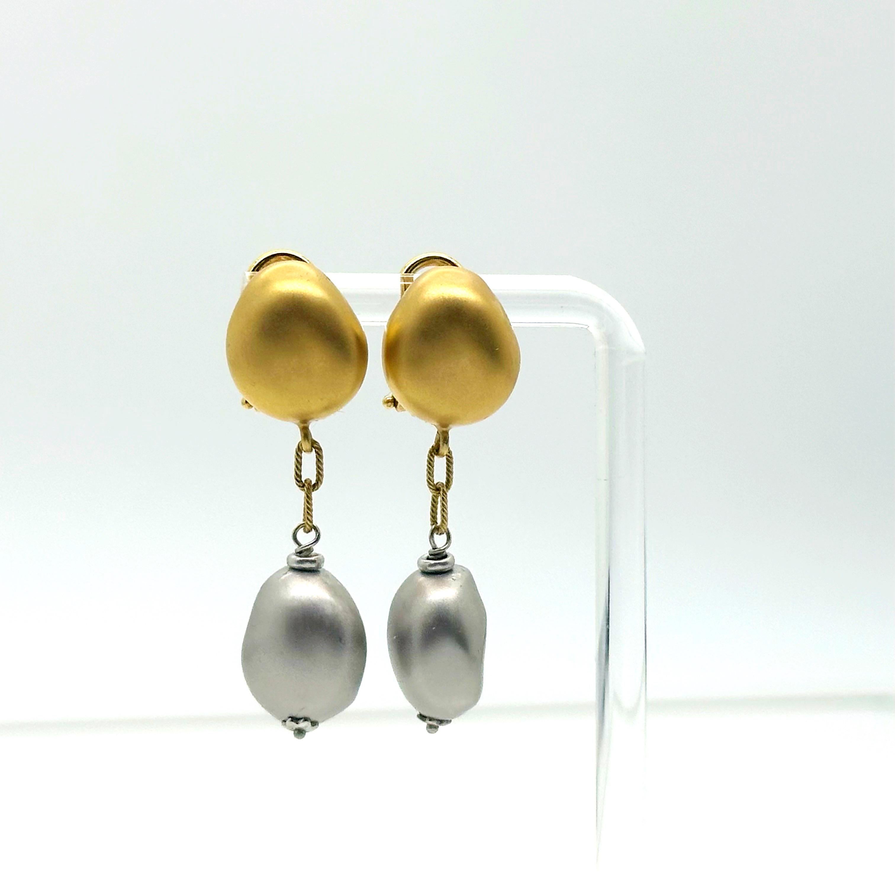 Roberto Coin Nugget Collection Boucles d'oreilles pendantes en or jaune et blanc 18 carats en vente 10