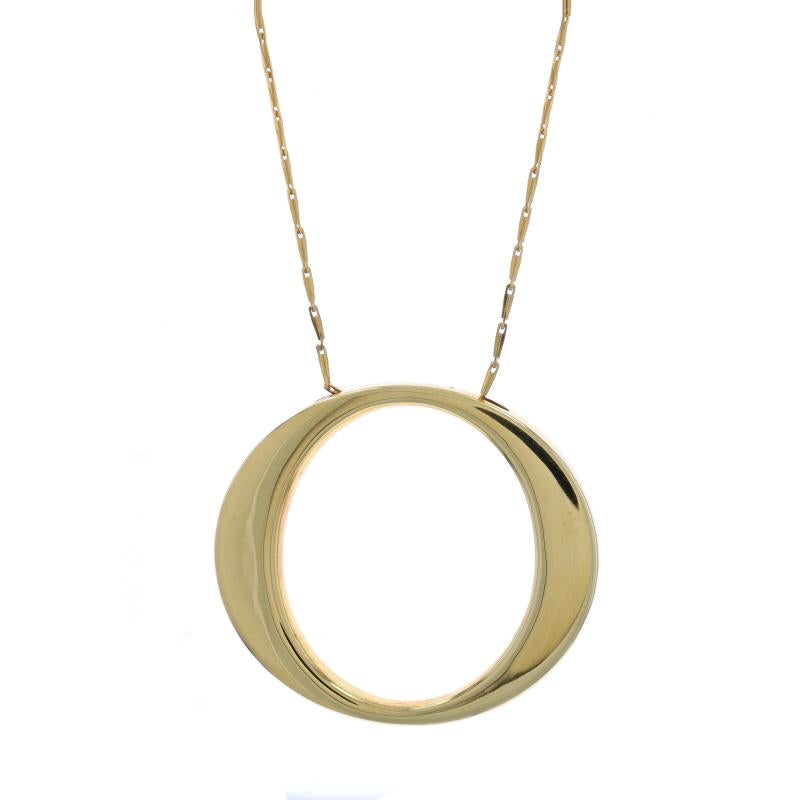 Retail Price: $2900

Brand: Roberto Coin
Design:  Oval 