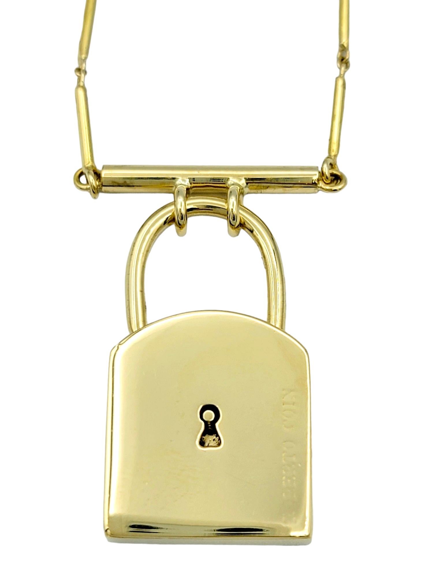 Contemporary Roberto Coin Padlock Pendant Necklace with Bar Link Chain 18 Karat Yellow Gold For Sale