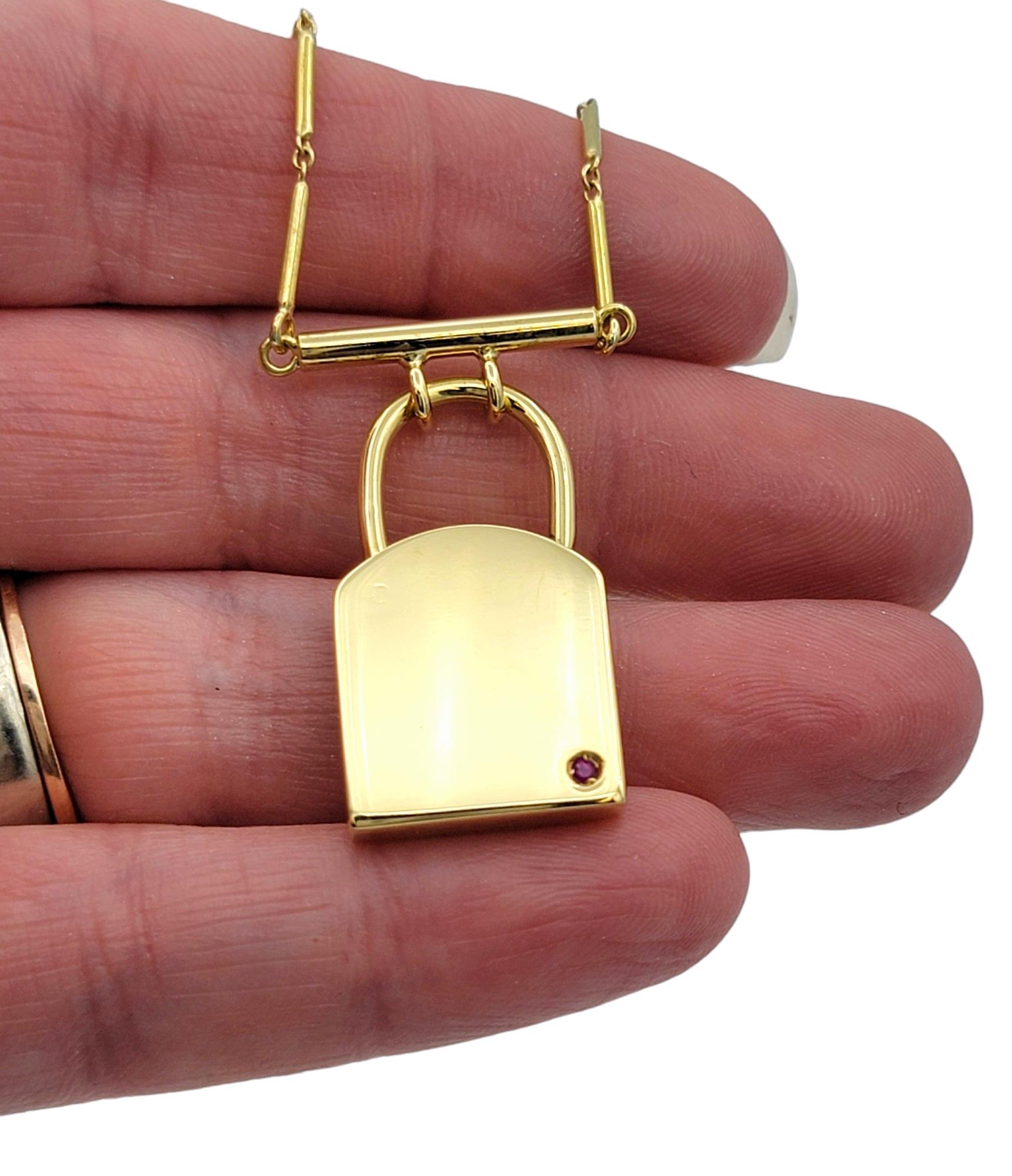 Roberto Coin Padlock Pendant Necklace with Bar Link Chain 18 Karat Yellow Gold For Sale 3