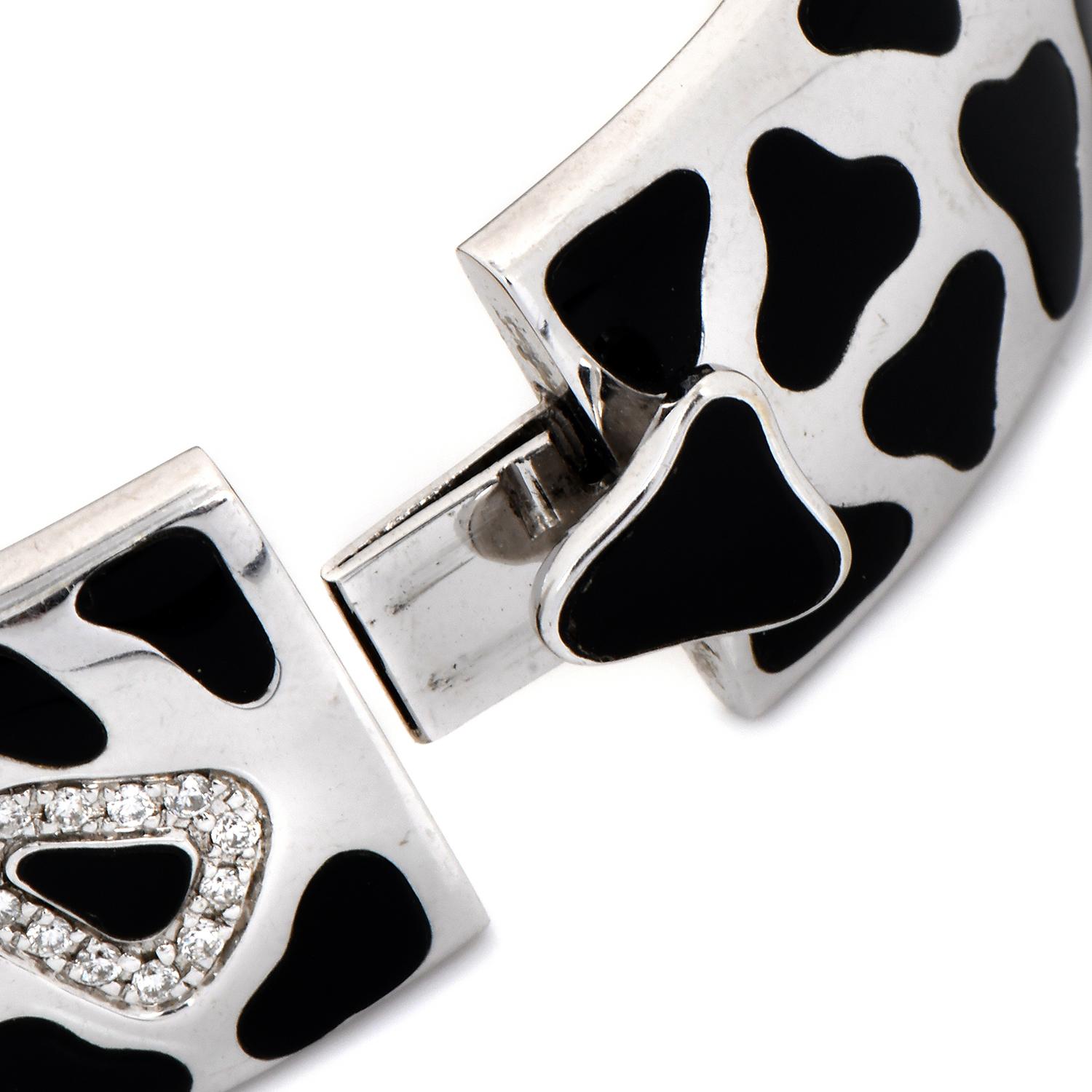 Roberto Coin Panda Diamond Black Onyx 18K White Gold Bangle Bracelet Unisexe en vente