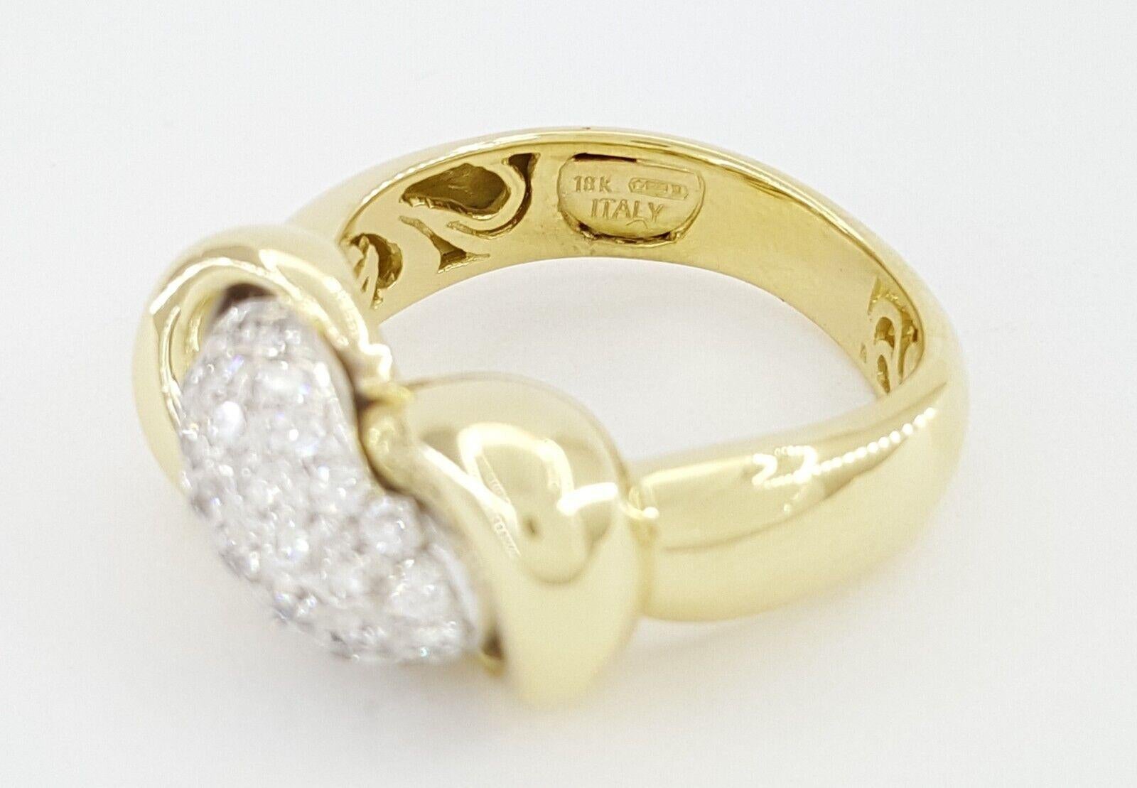 Contemporain Roberto Coin Bague nœud d'infini en or jaune 18 carats sertie de diamants pavés en vente