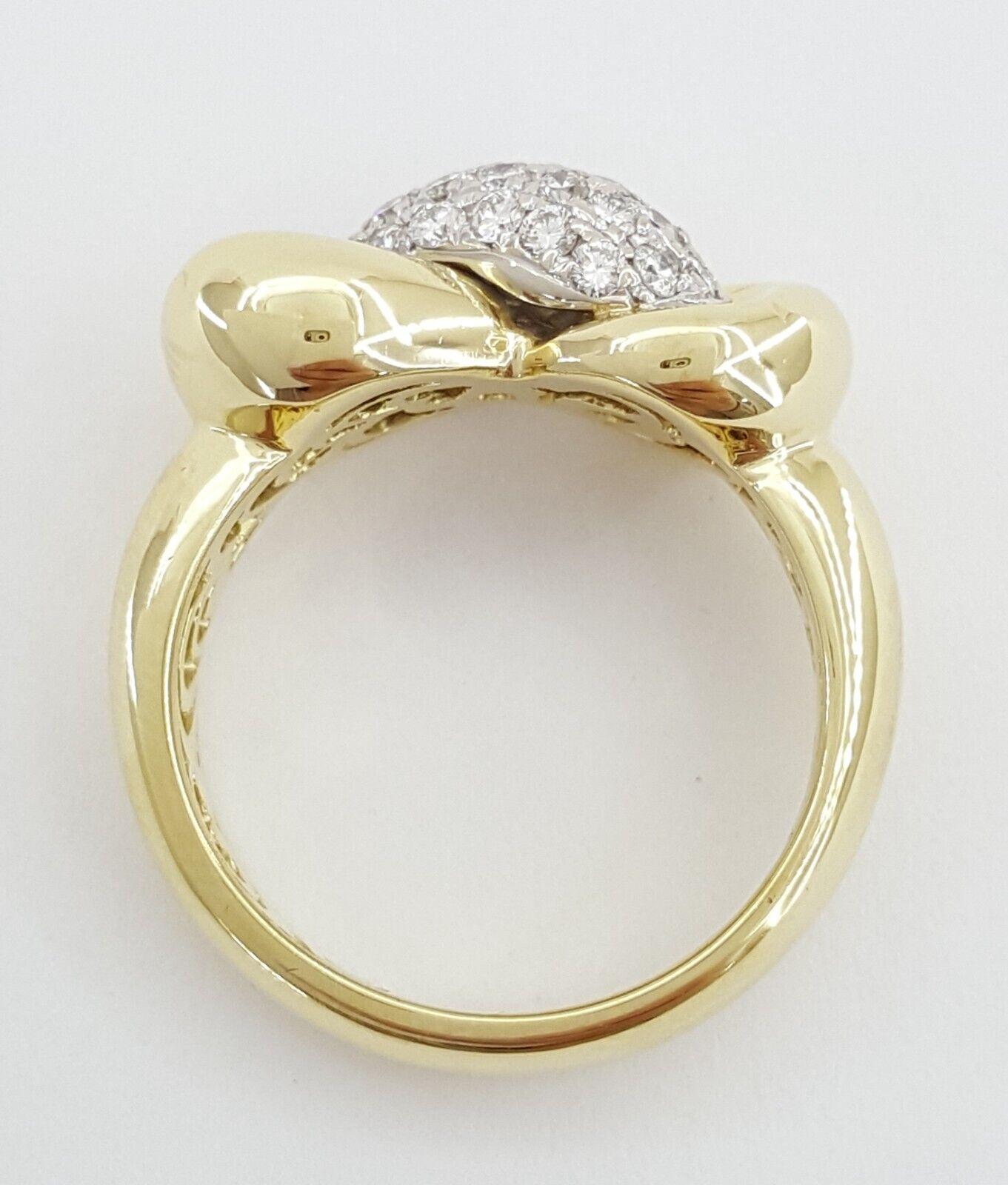 Taille ronde Roberto Coin Bague nœud d'infini en or jaune 18 carats sertie de diamants pavés en vente