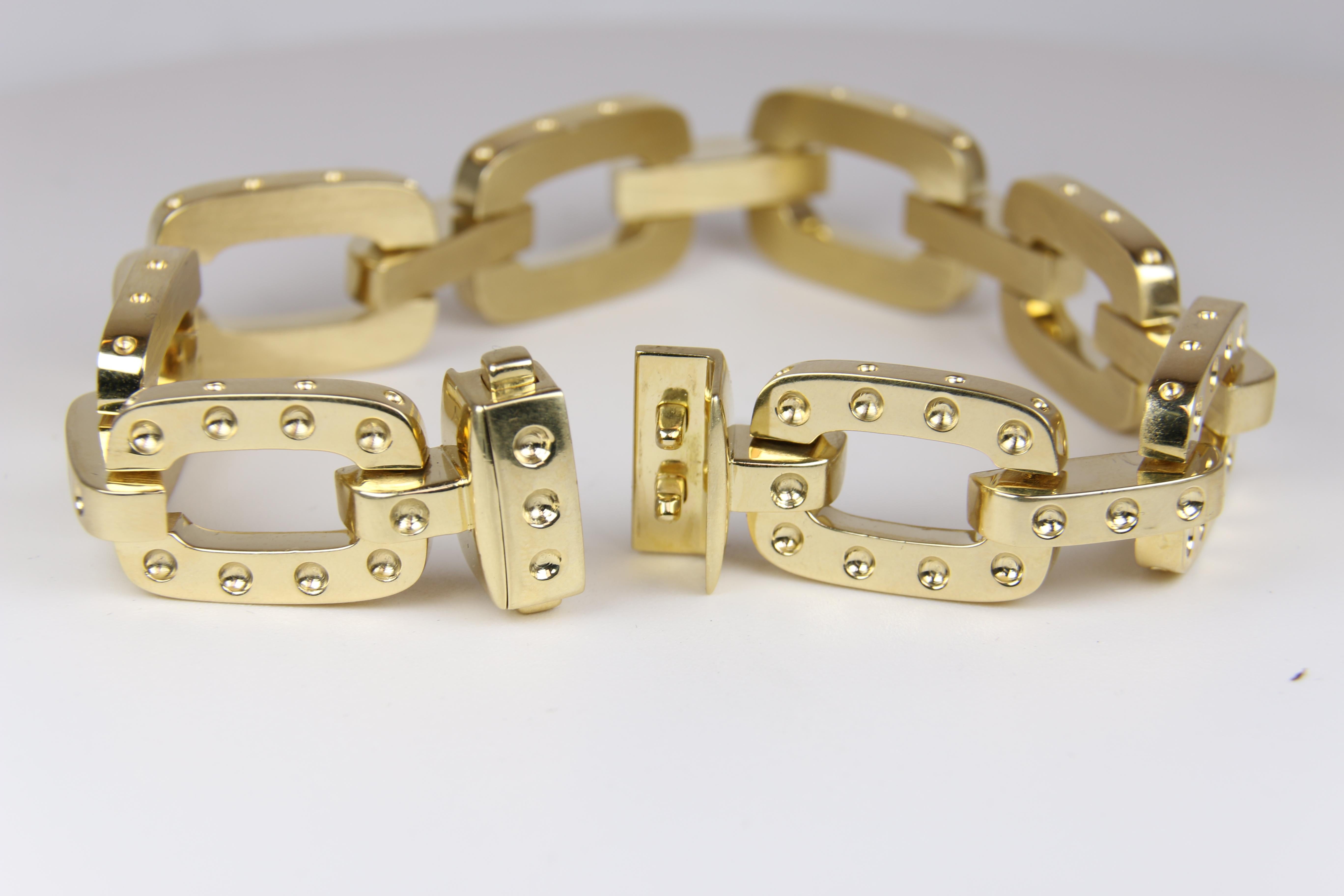 Roberto Coin Pois Moi Yellow Gold Large Link Bracelet In Excellent Condition In Dallas, TX