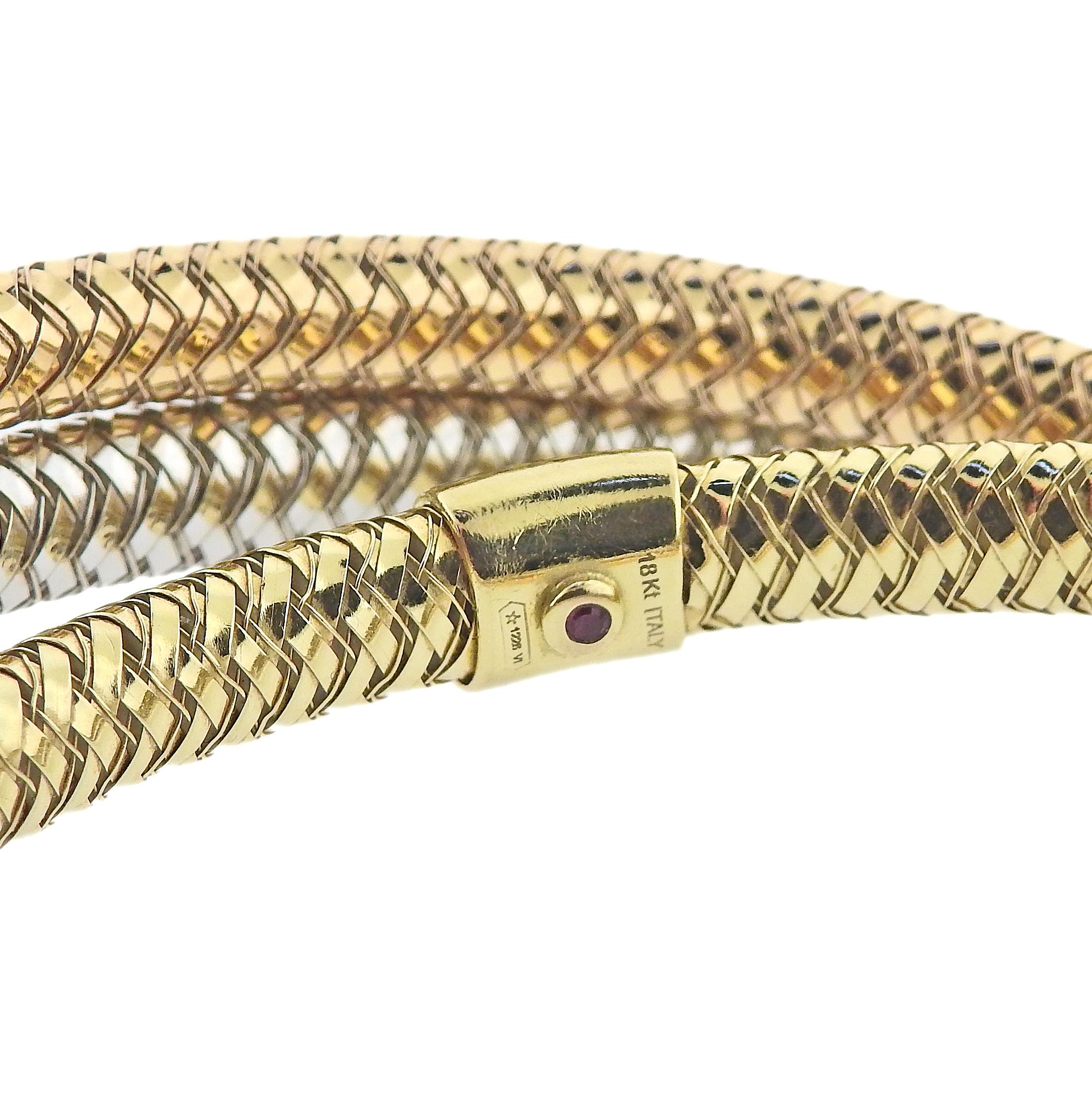 Roberto Coin Primavera Tri Gold Mesh Bangle Bracelet In Excellent Condition For Sale In Lambertville, NJ