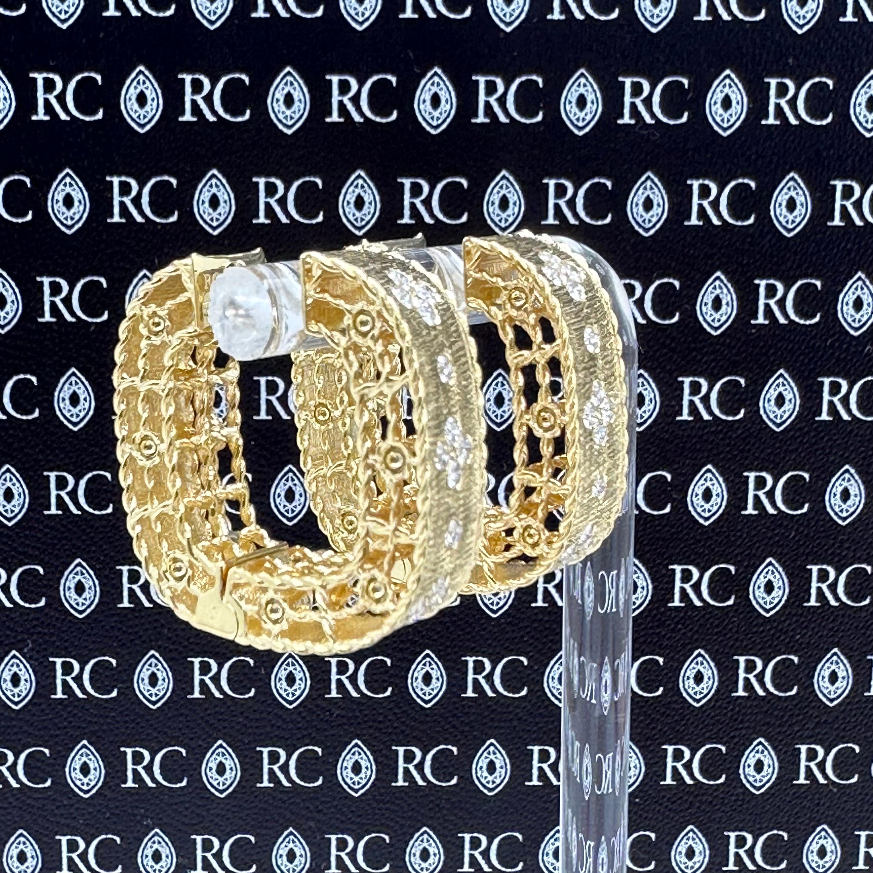 Taille ronde Roberto Coin Princesse Collective Diamant 18kt Satin Square Hoop Earrings en vente