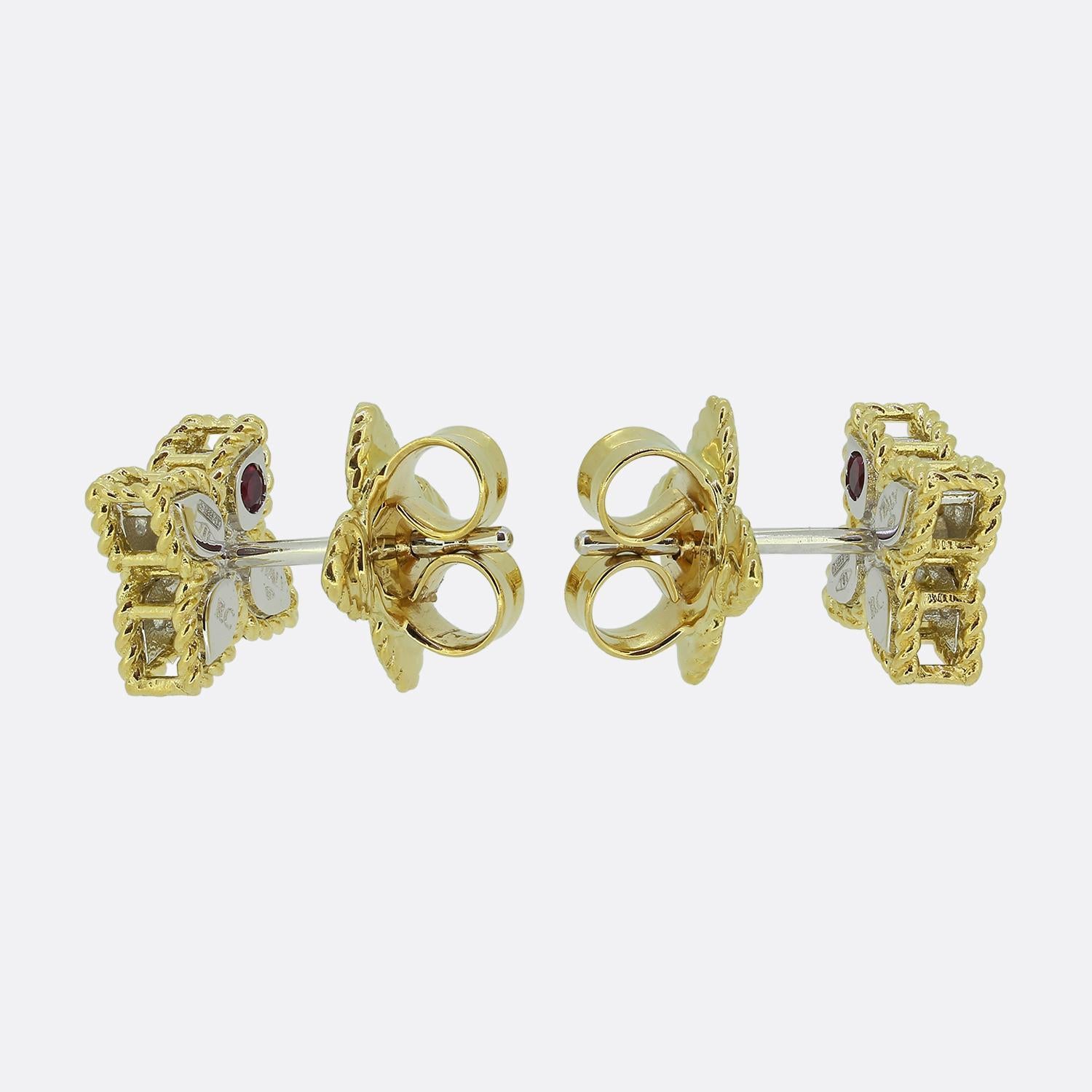 Roberto Coin Orecchini con perno di diamanti Princess Flower 0,096ct In condizioni buone in vendita a London, GB