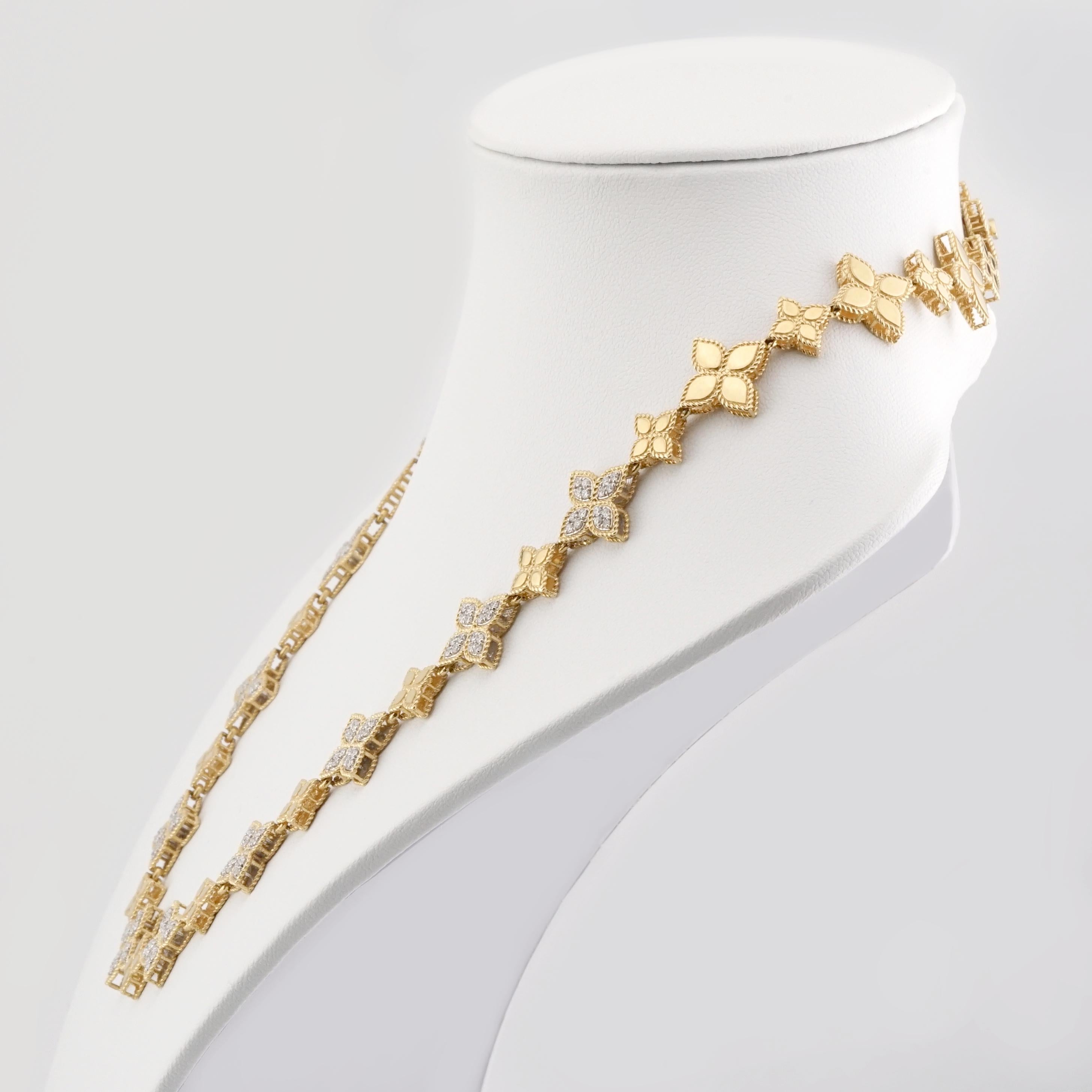 Roberto Coin Princess Flower 18ct Yellow Gold and Diamond Necklace In Excellent Condition For Sale In Chicago, IL