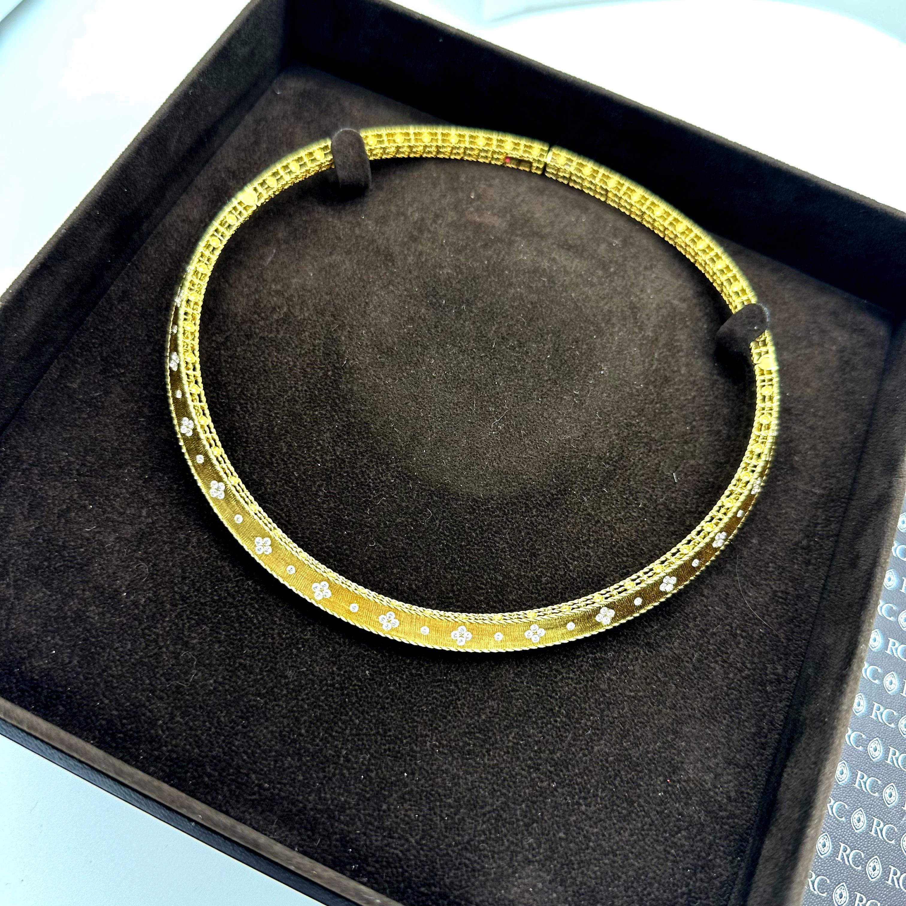 ROBERTO COIN Princess YG Satin Finish Collar Necklace with Fleur De Lis Diamonds For Sale 5