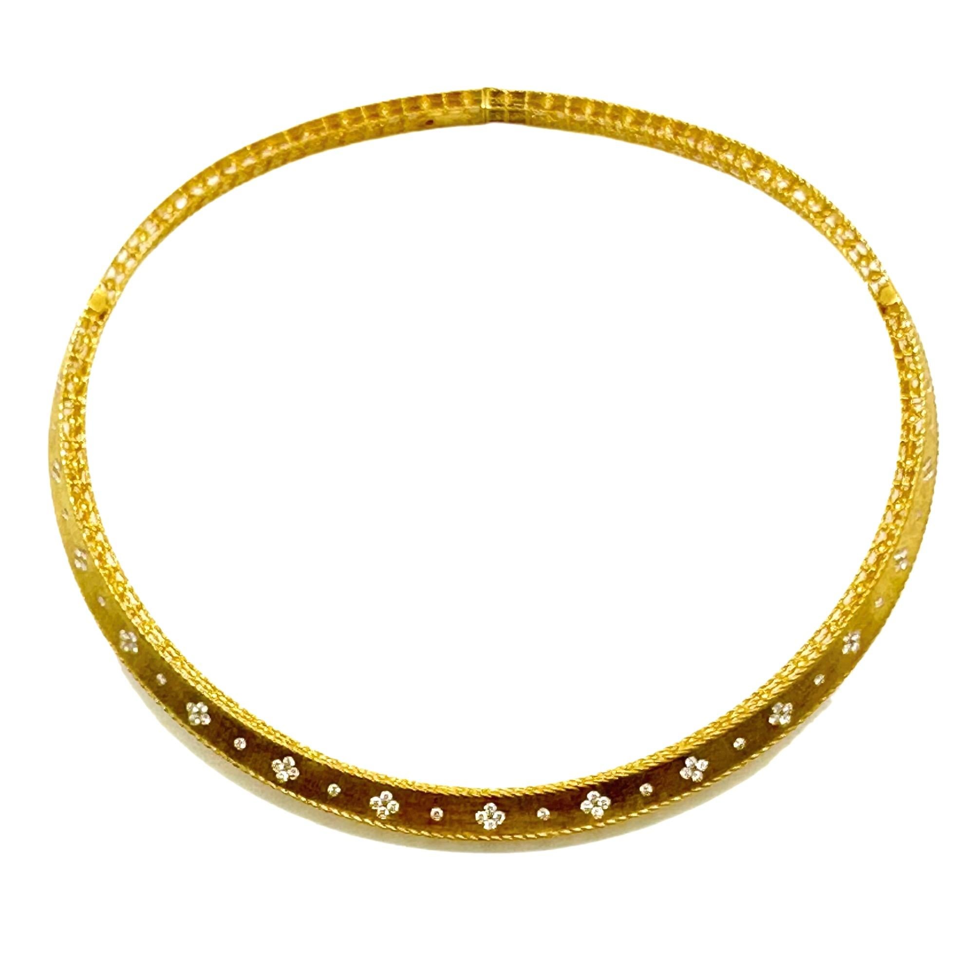 ROBERTO COIN Princess YG Satin Finish Collar Necklace with Fleur De Lis Diamonds For Sale 2