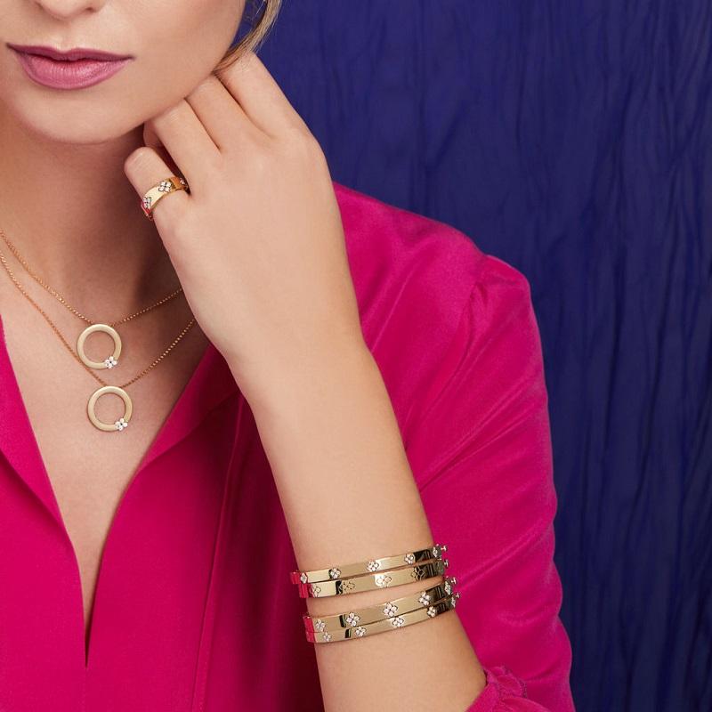 Roberto Coin Or Rose 18K Love in Verona Bracelet étroit avec accents de diamants blancs.
Diamants blancs 0,15 poids total 
Bracelet Mesure 48mm X 58mm
Bracelet taille moyenne 
8882970AXBAX
 



