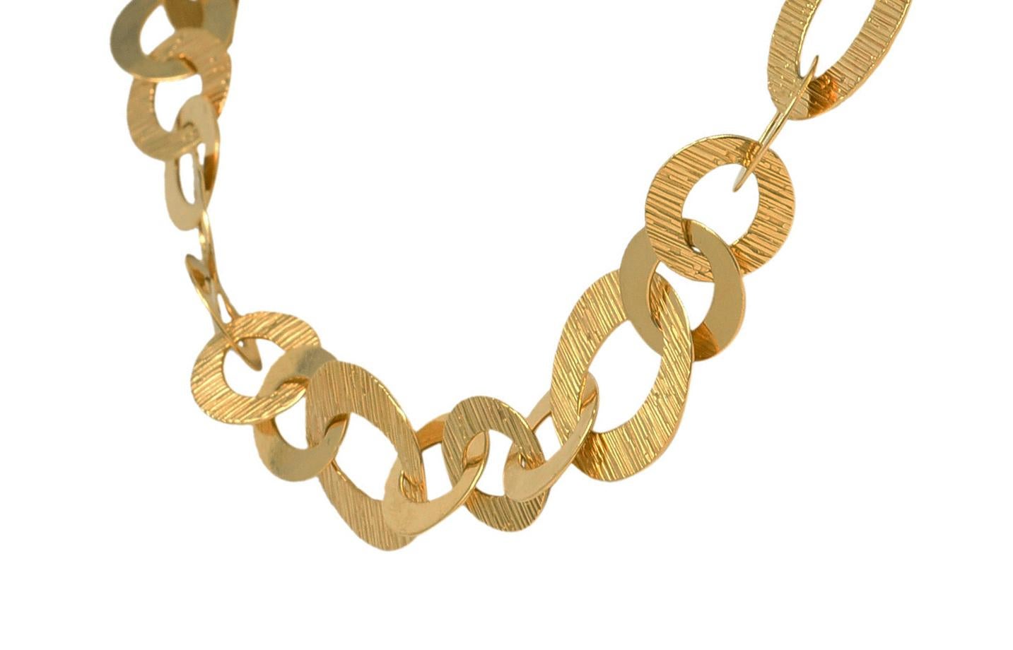 Contemporary Roberto Coin Sapphire Cabochon 18 Karat Yellow Gold Italian Link Necklace