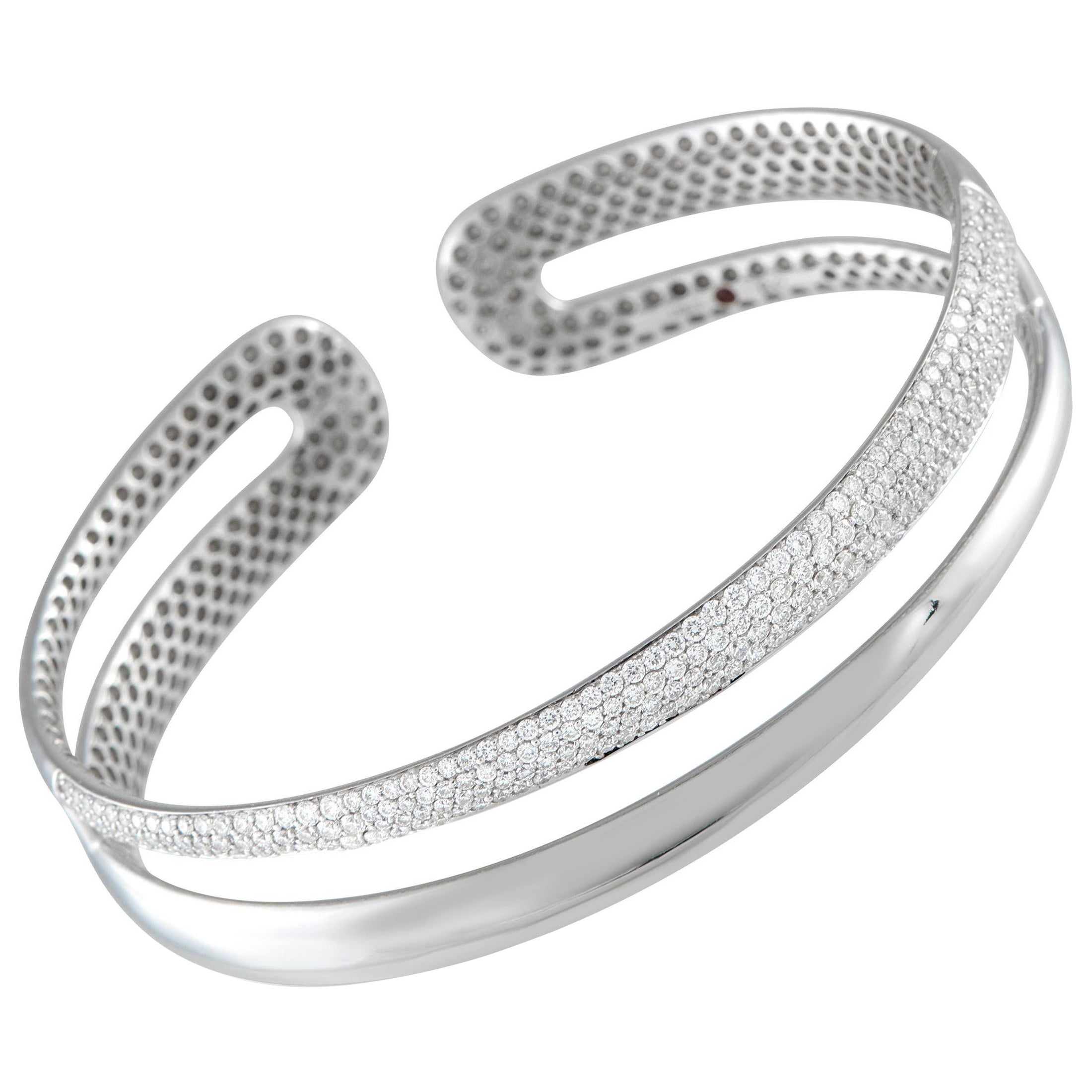Roberto Coin Scalare Bracelet manchette en or blanc 18 carats 1,75 ct de diamants RC15-072325 en vente