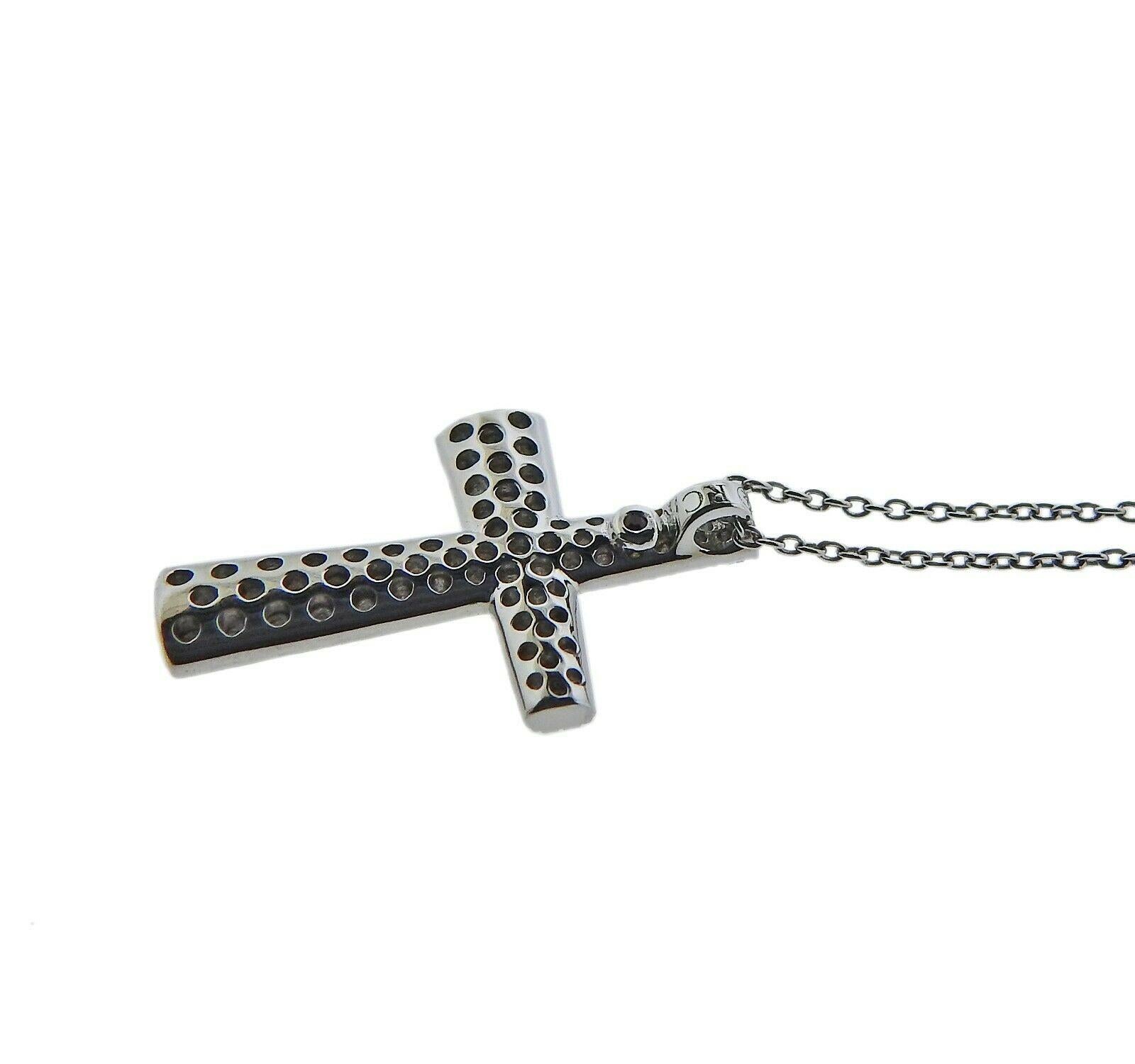 Round Cut Roberto Coin Scalare Gold Diamond Cross Pendant Necklace