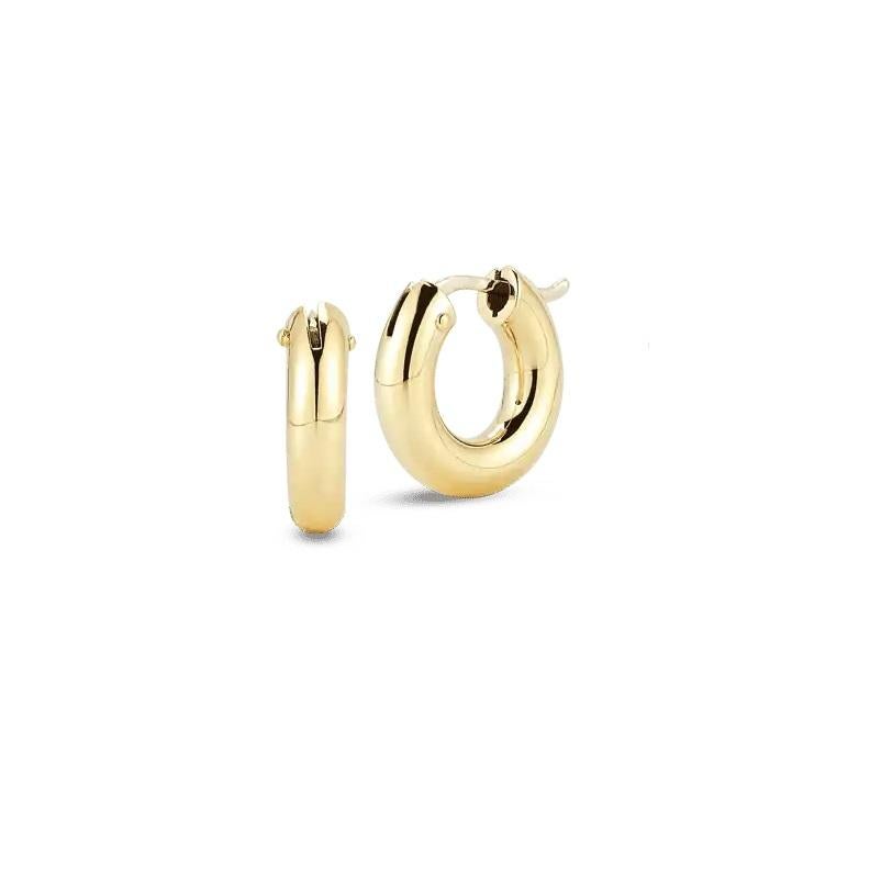 Roberto Coin Small Round Hoop Earrings
18kt Yellow Gold
Dimension 15mm with Hinged Snap Post
210004AYER00

