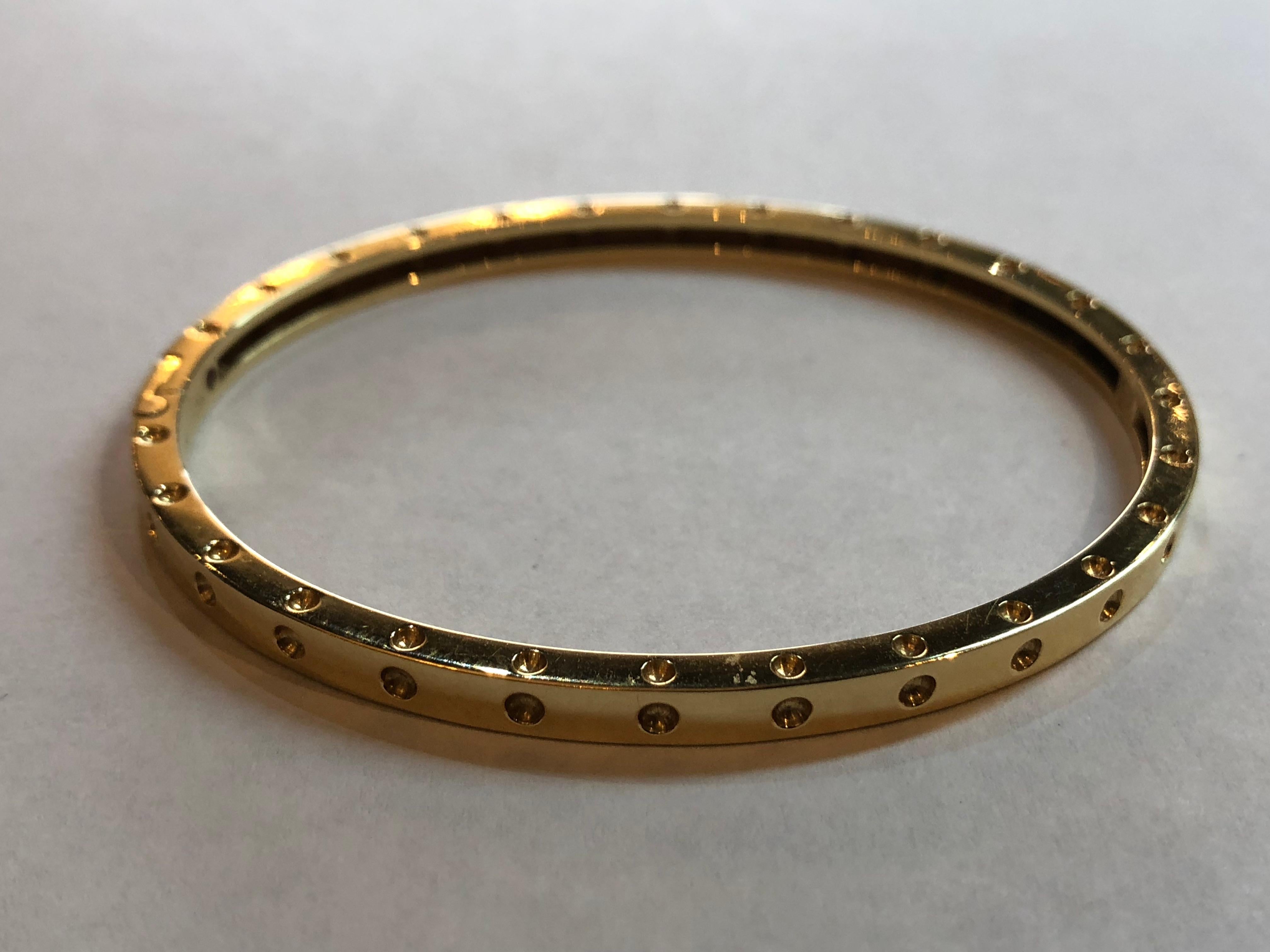 Roberto Coin Symphony Pois Moi 18 Karat Yellow Gold Bangle Bracelet In Excellent Condition In Fort Lauderdale, FL