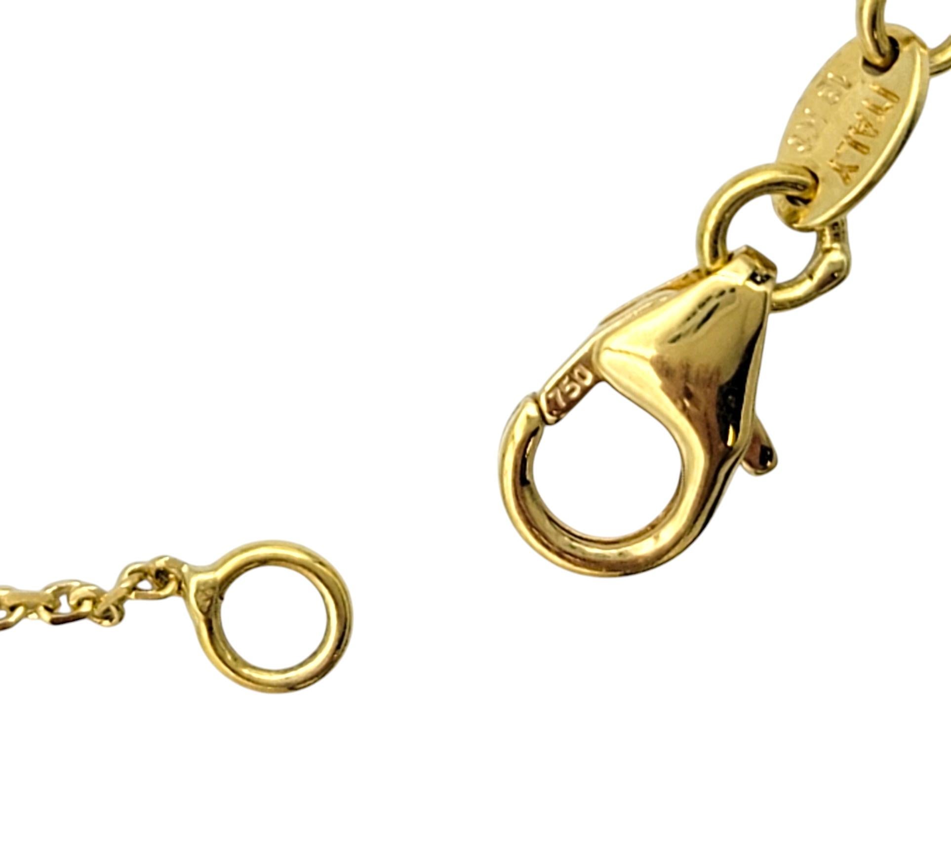Roberto Coin Collier pendentif disque texturé avec diamants en or jaune 18 carats en vente 4