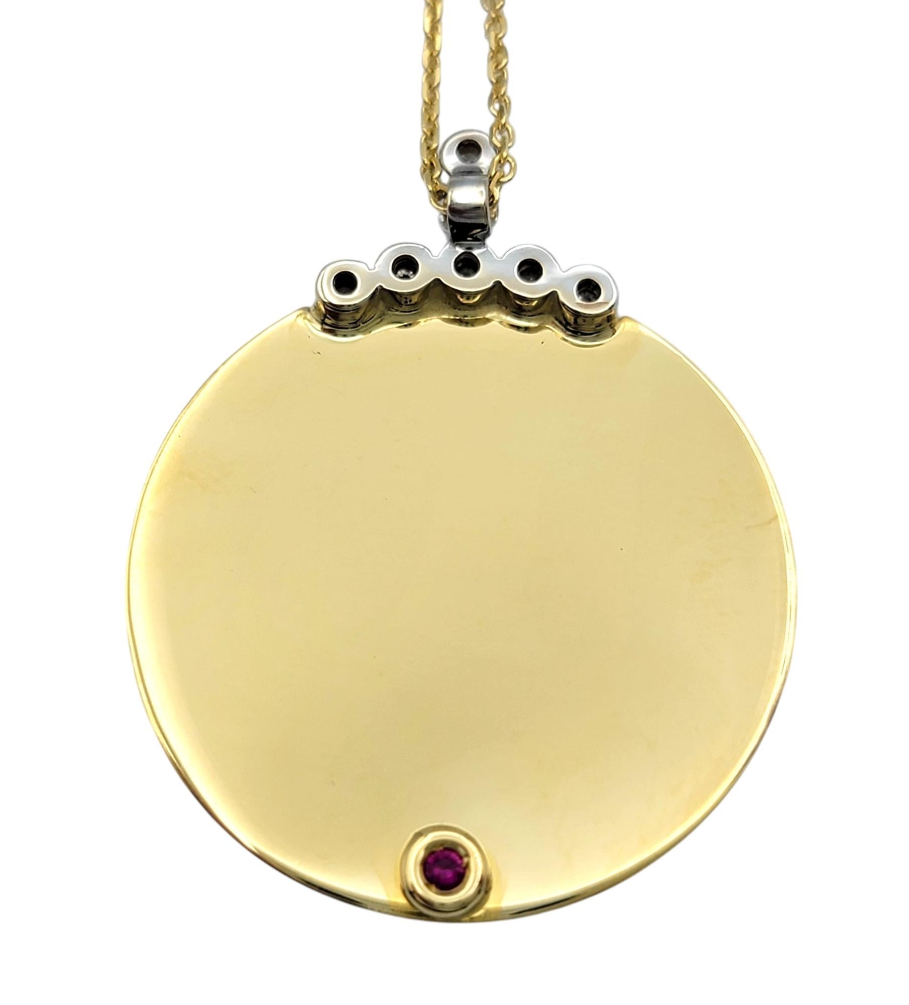 Roberto Coin Collier pendentif disque texturé avec diamants en or jaune 18 carats en vente 1
