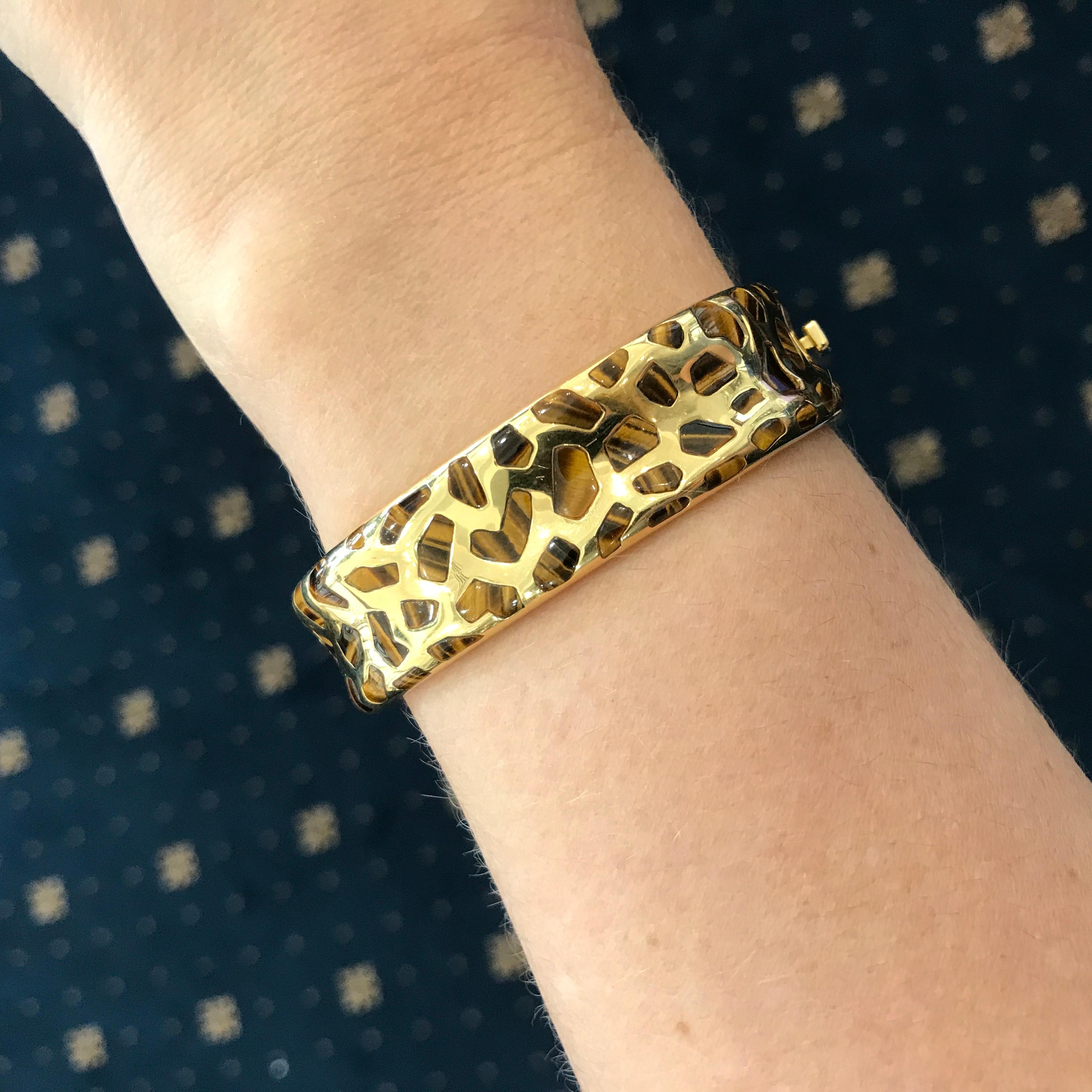 Modern Roberto Coin Tigers Eye and Diamond Bracelet from the Animalier Collection