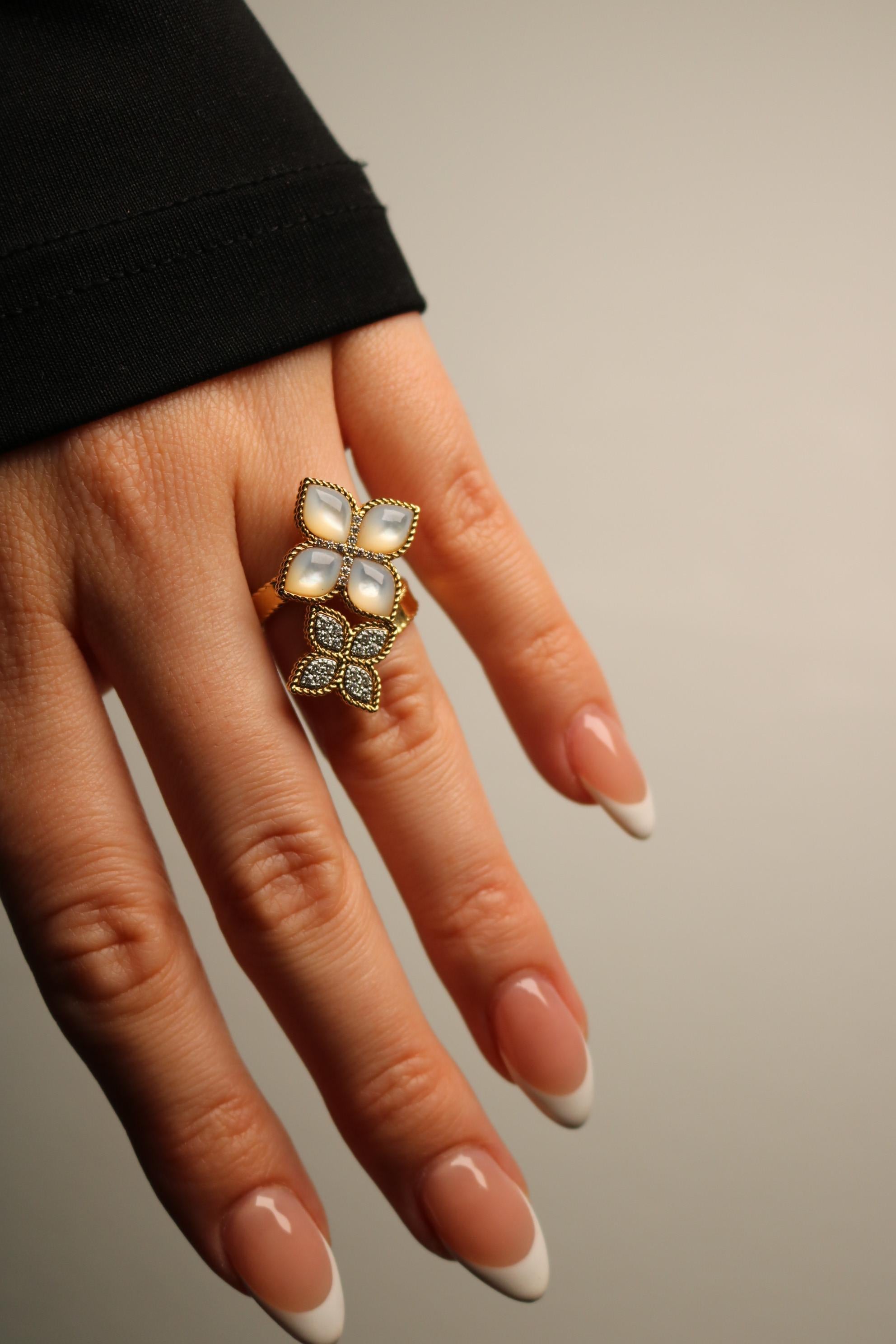 Roberto Coin Anillo Bypass Flor Princesa Veneciana con Diamantes Oro Amarillo de 18 K en venta 3