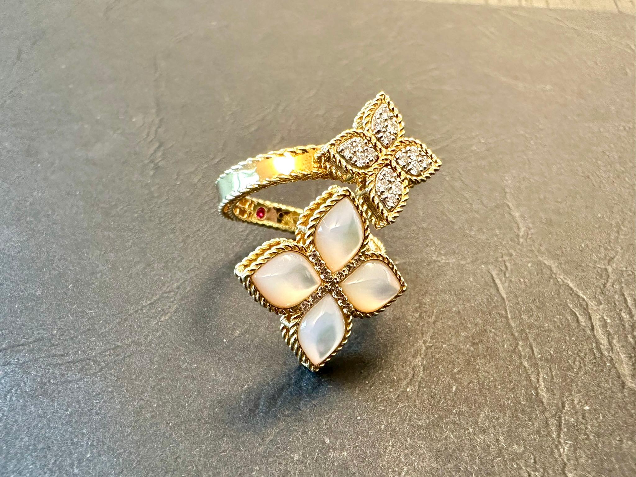 Roberto Coin Venetian Princess Mother of Pearl and Diamonds Bypass Ring  In Excellent Condition For Sale In Esch sur Alzette, Esch-sur-Alzette