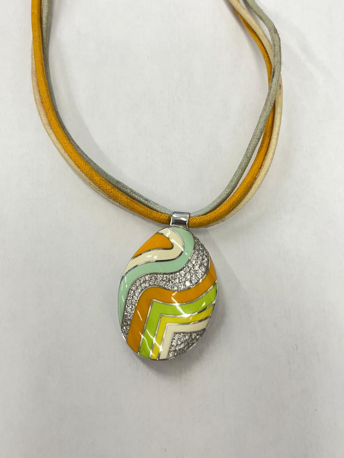 Colgante de esmalte vintage Roberto Coin de varios colores en oro blanco de 18 ct en Excelente estado para la venta en London, GB