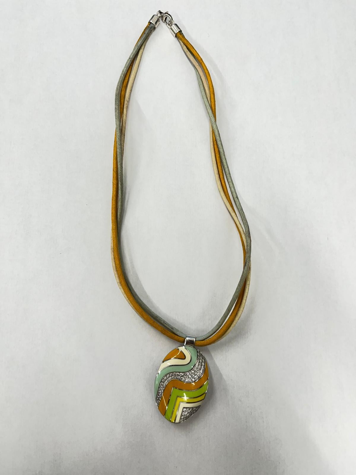 Colgante de esmalte vintage Roberto Coin de varios colores en oro blanco de 18 ct en venta 2