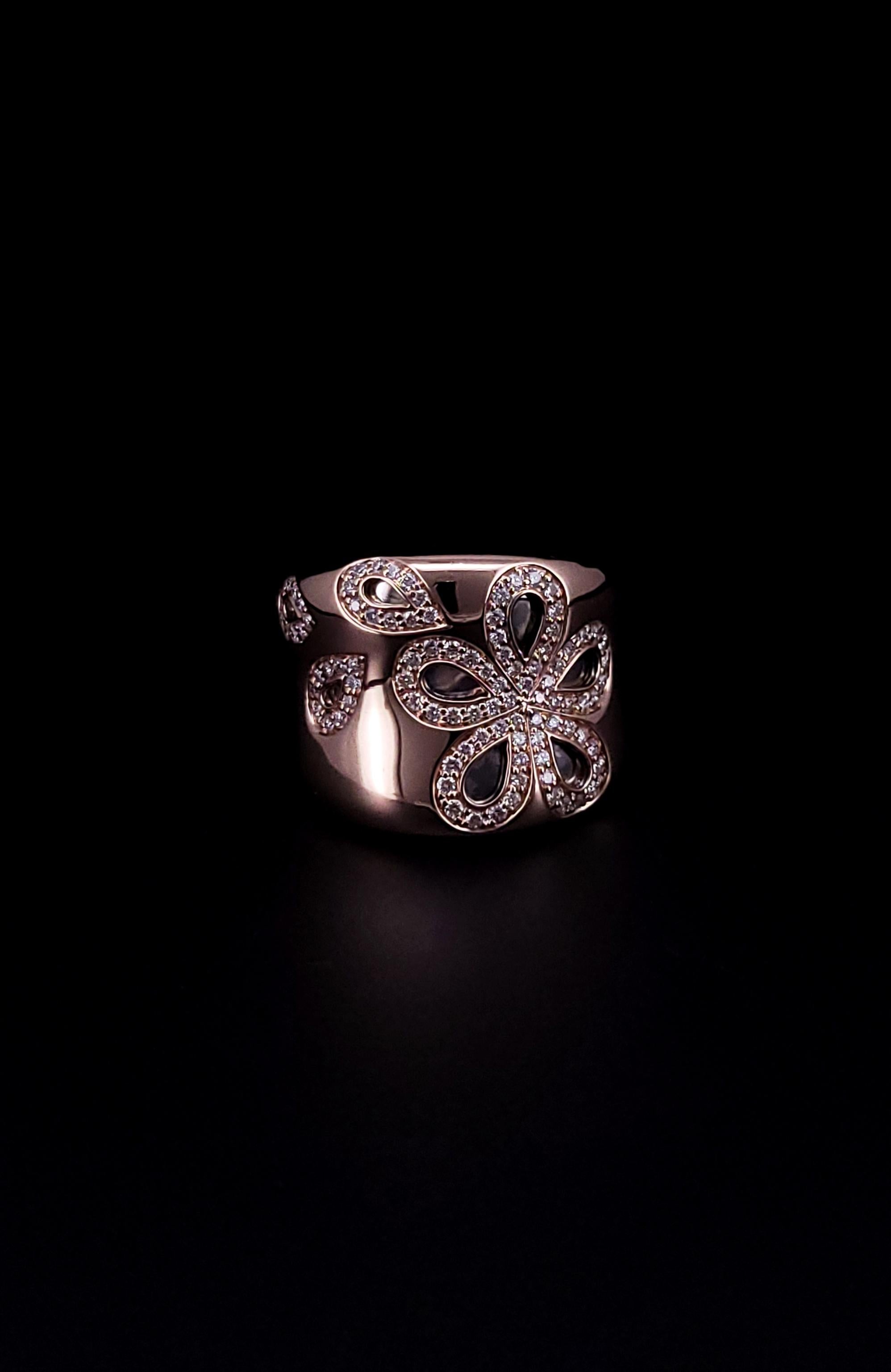 Roberto Coin Anillo de oro rosa de 18 quilates con banda metálica vintage Fantasia Diamond Daisy en Excelente estado para la venta en New York, NY