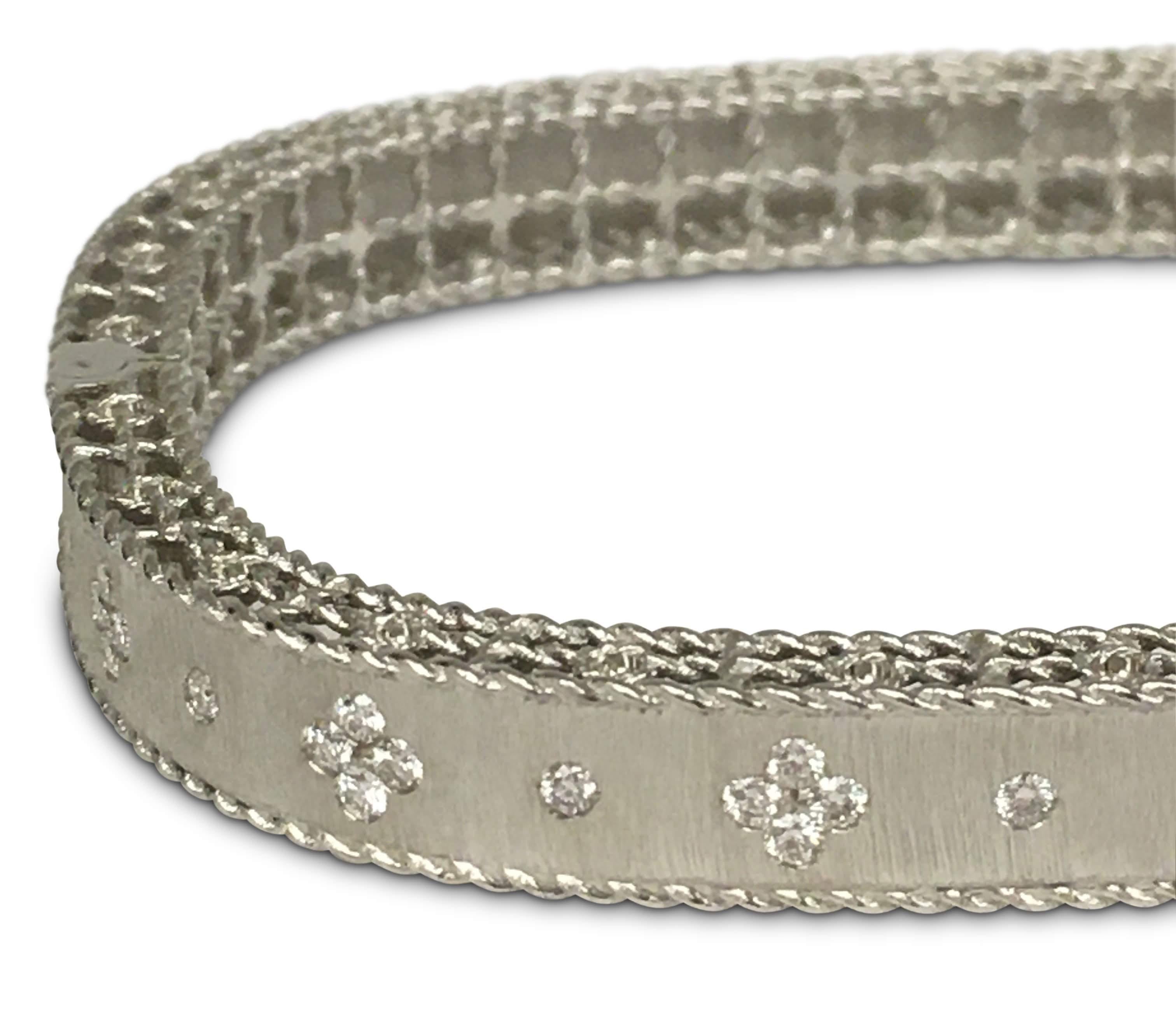 Roberto Coin White Gold Bracelet with Fleur-de-Lis Diamonds In Excellent Condition In New York, NY
