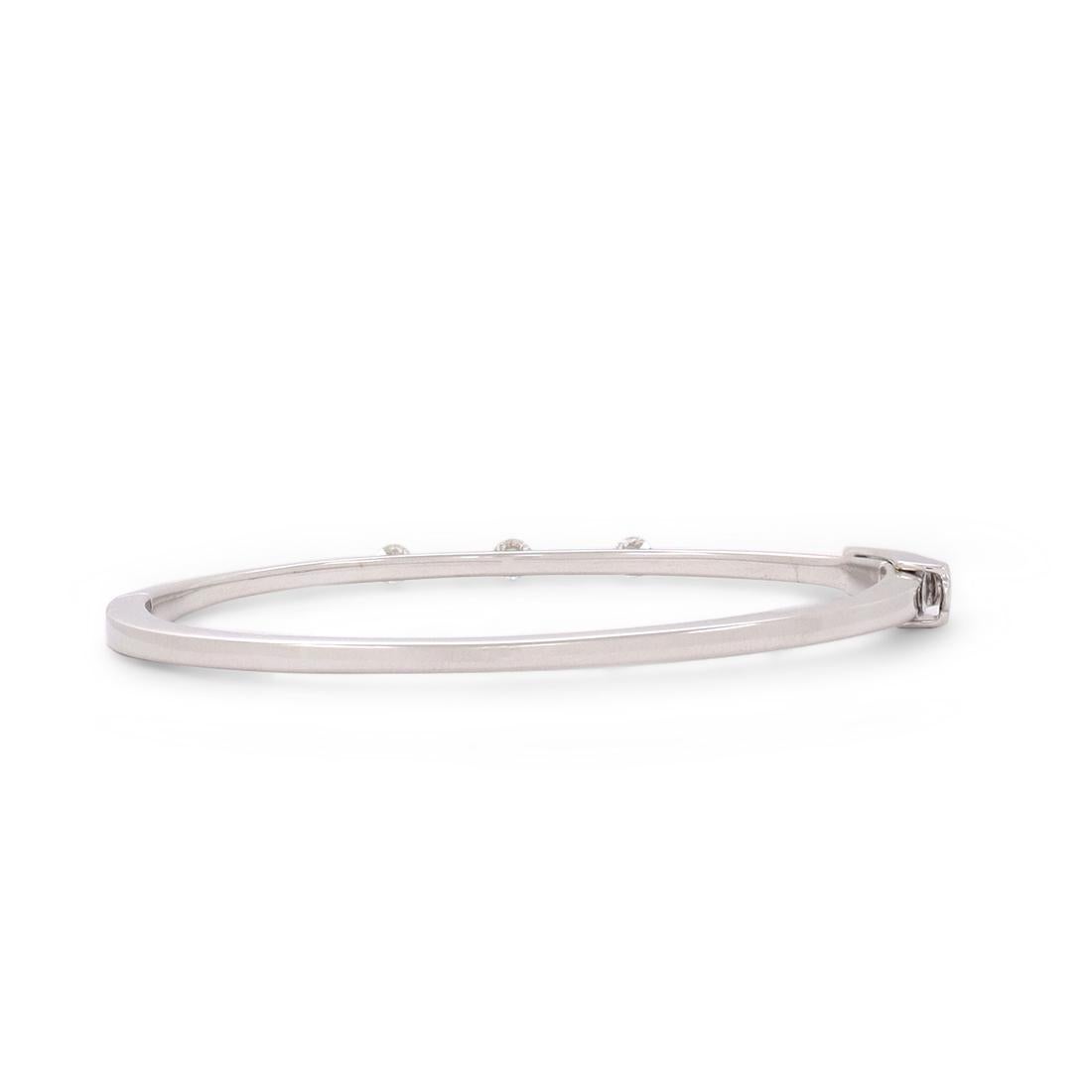 Roberto Coin White Gold Classica Parisienne Bangle In Excellent Condition In New York, NY