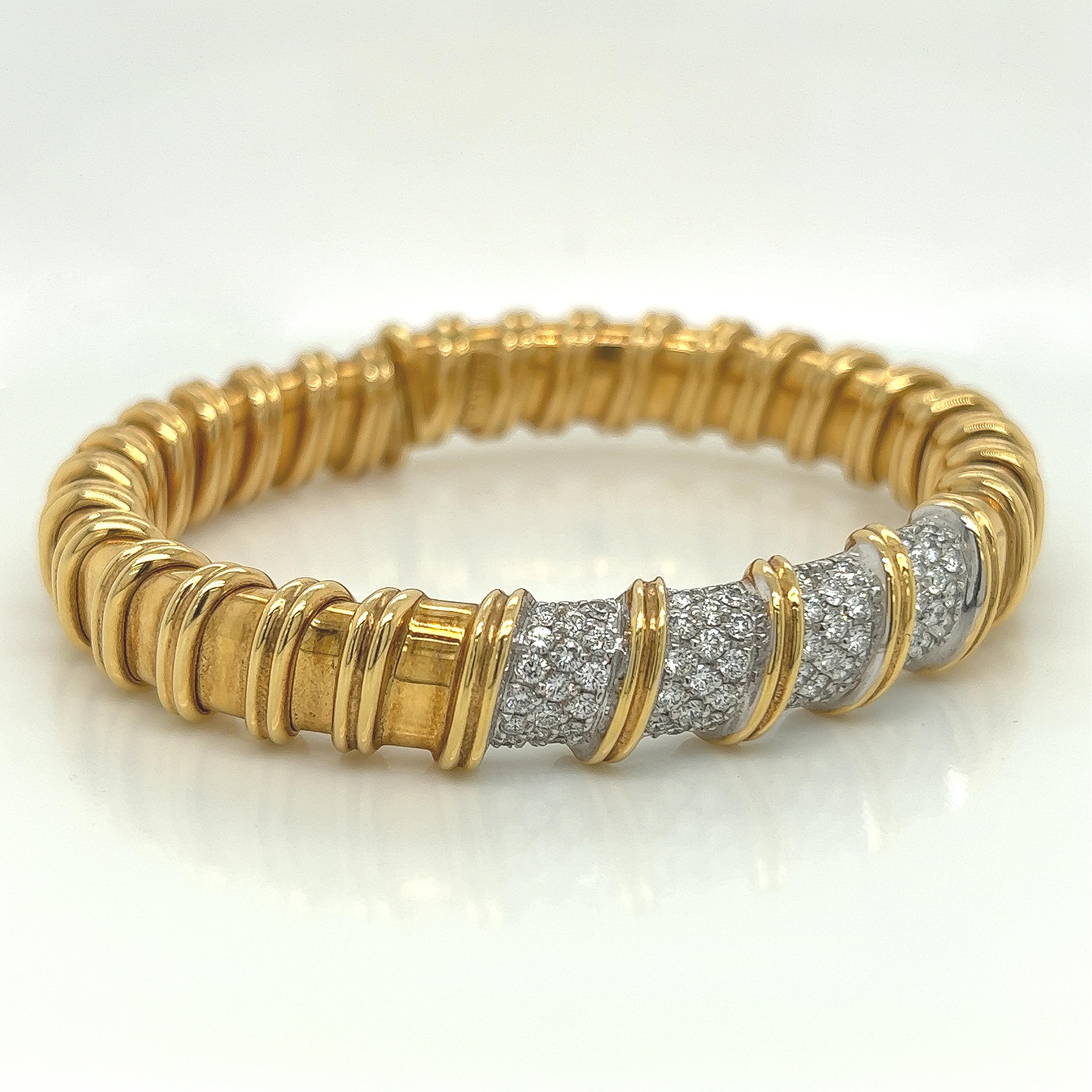 Roberto Coin Yellow Gold Nabucco 2.08cts Diamond Flex Bangle Bracelet In New Condition For Sale In New York, NY
