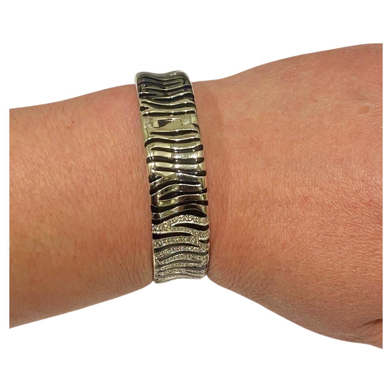 Roberto Coin Zebra collection bangle. Two Tone 18k yellow & white gold & enamel For Sale 5