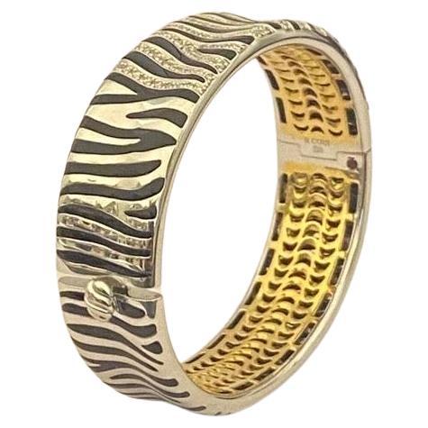 Roberto Coin Zebra collection bangle. Two Tone 18k yellow & white gold & enamel In Excellent Condition For Sale In Kenley surrey, GB